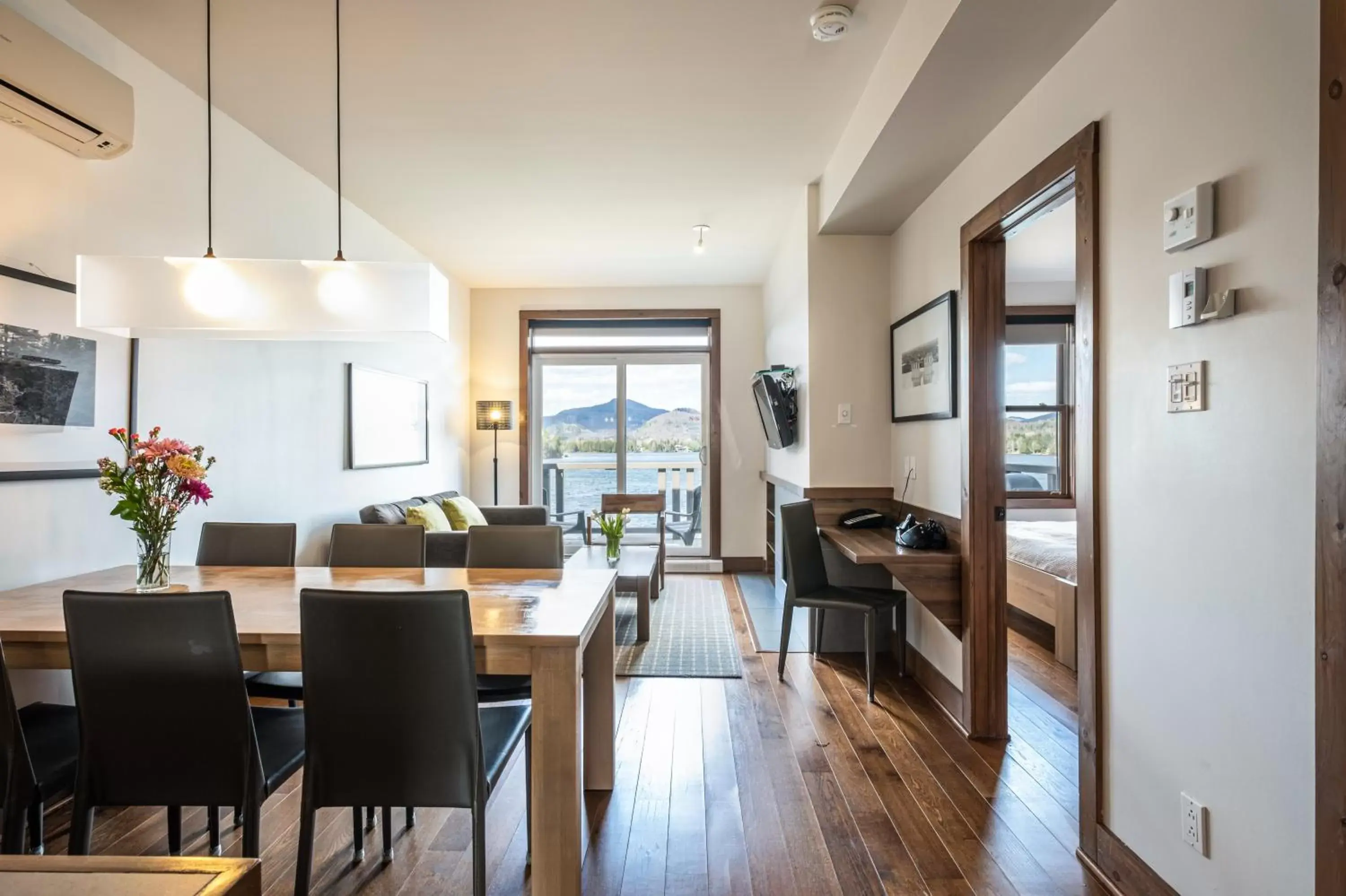 Dining Area in Suites-sur-Lac