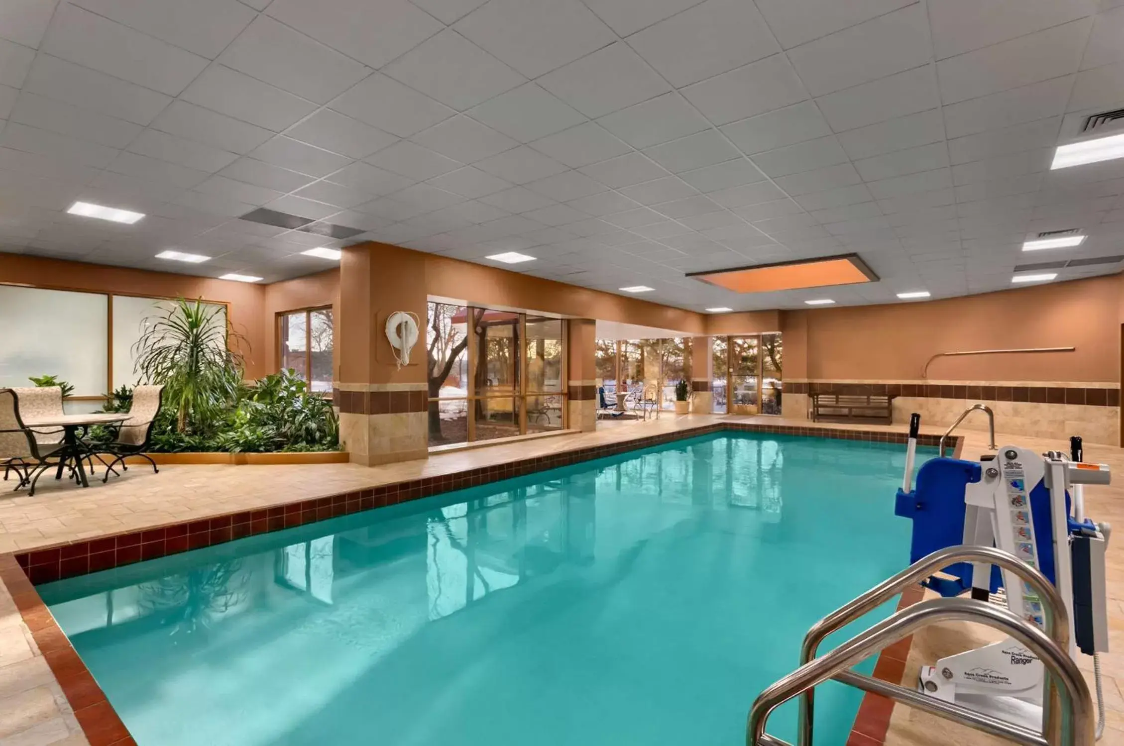 Pool view, Swimming Pool in Embassy Suites by Hilton Chicago North Shore Deerfield