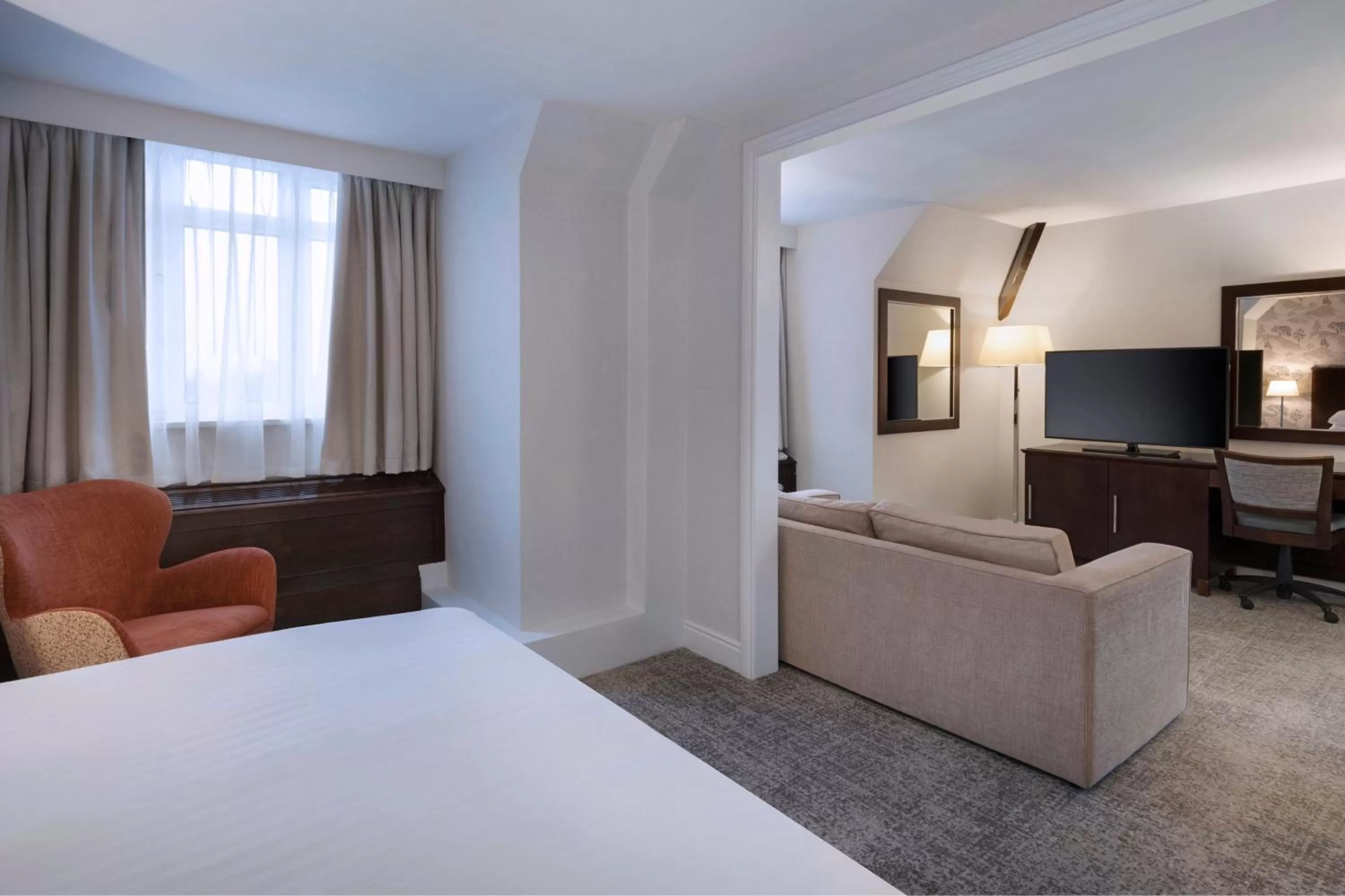 Photo of the whole room, Bed in Delta Hotels by Marriott York
