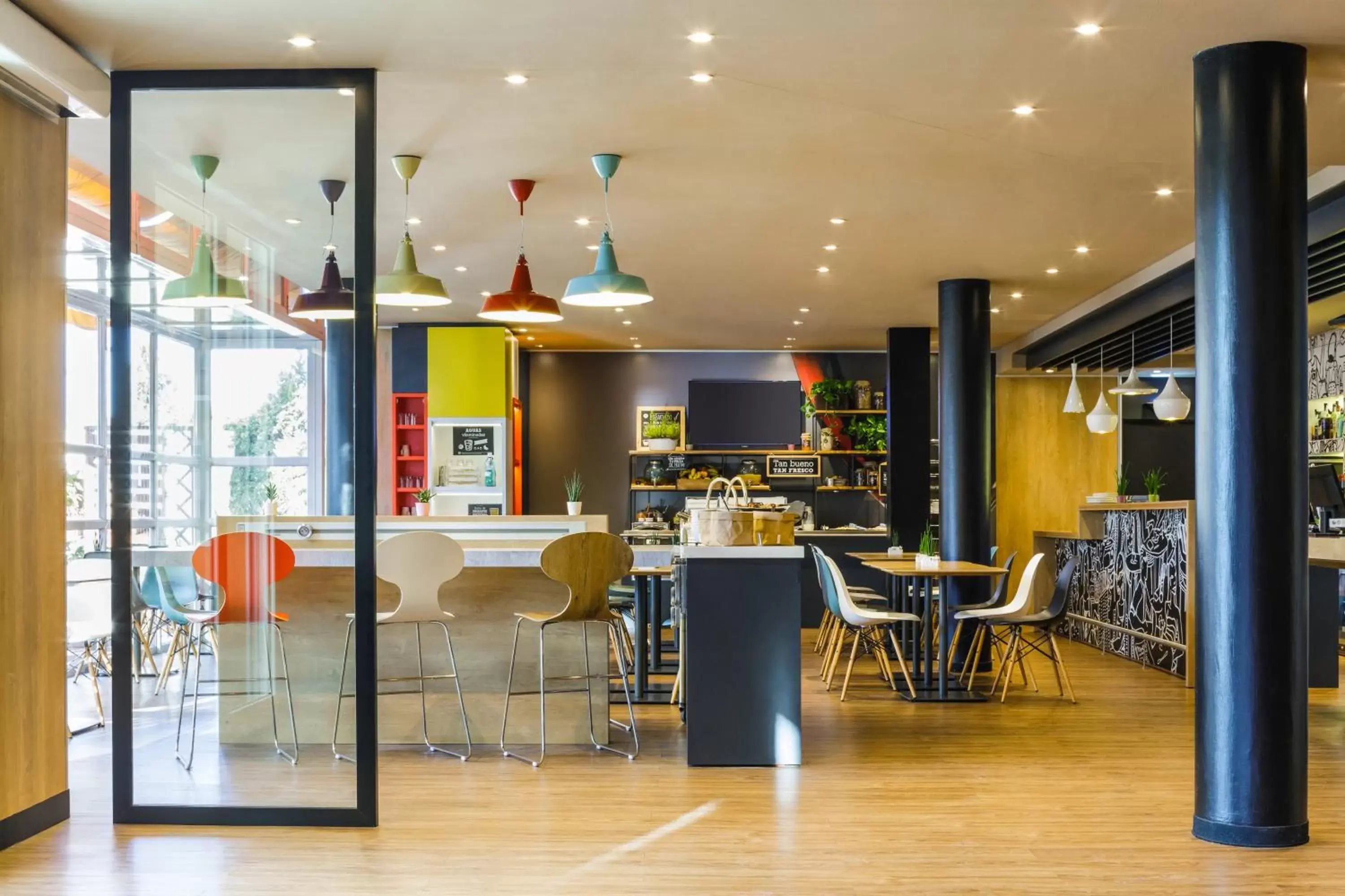 Lobby or reception, Restaurant/Places to Eat in Ibis Granada