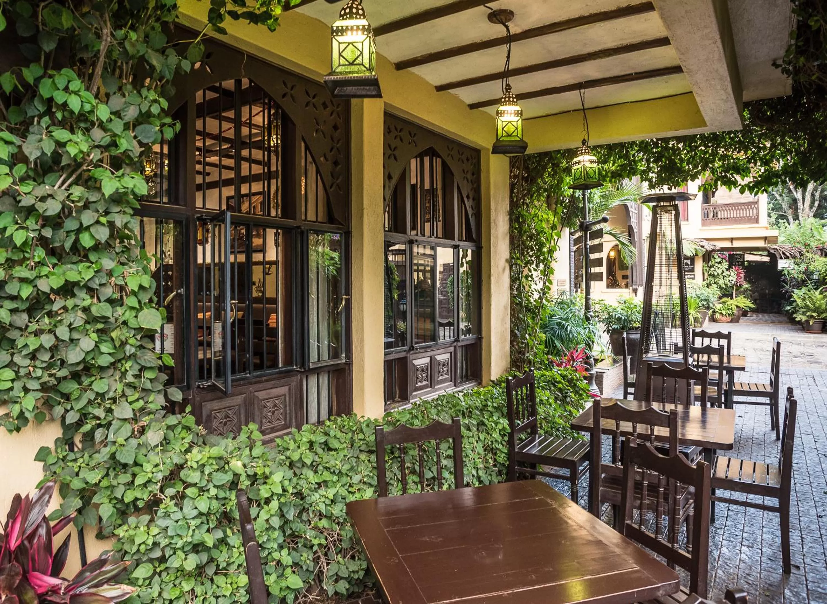 Restaurant/places to eat in The King Post