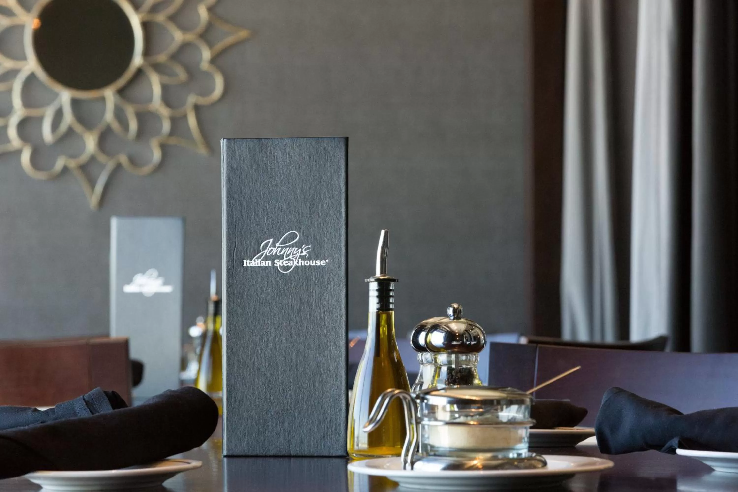 Restaurant/places to eat in Holiday Inn Cincinnati North West Chester by IHG