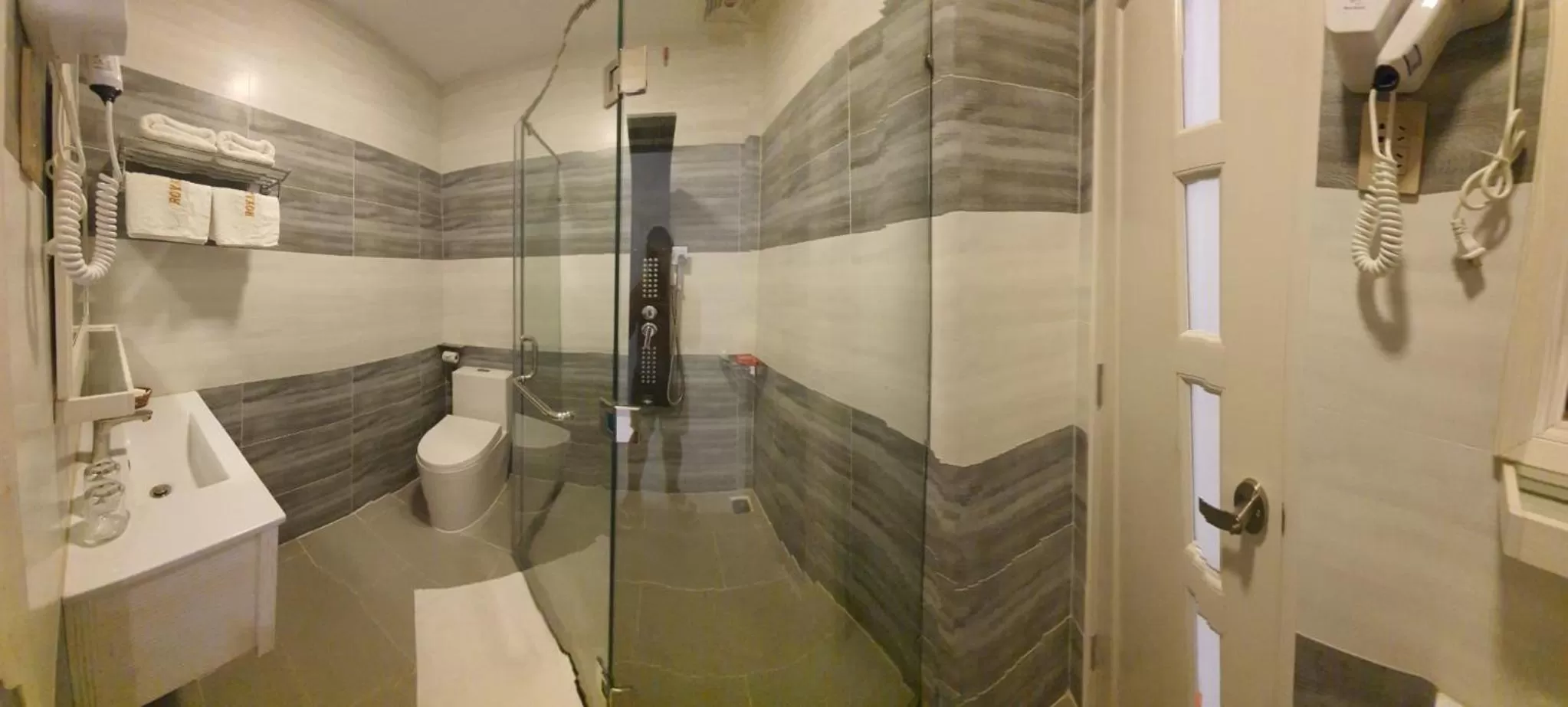 Bathroom in Royal Hotel