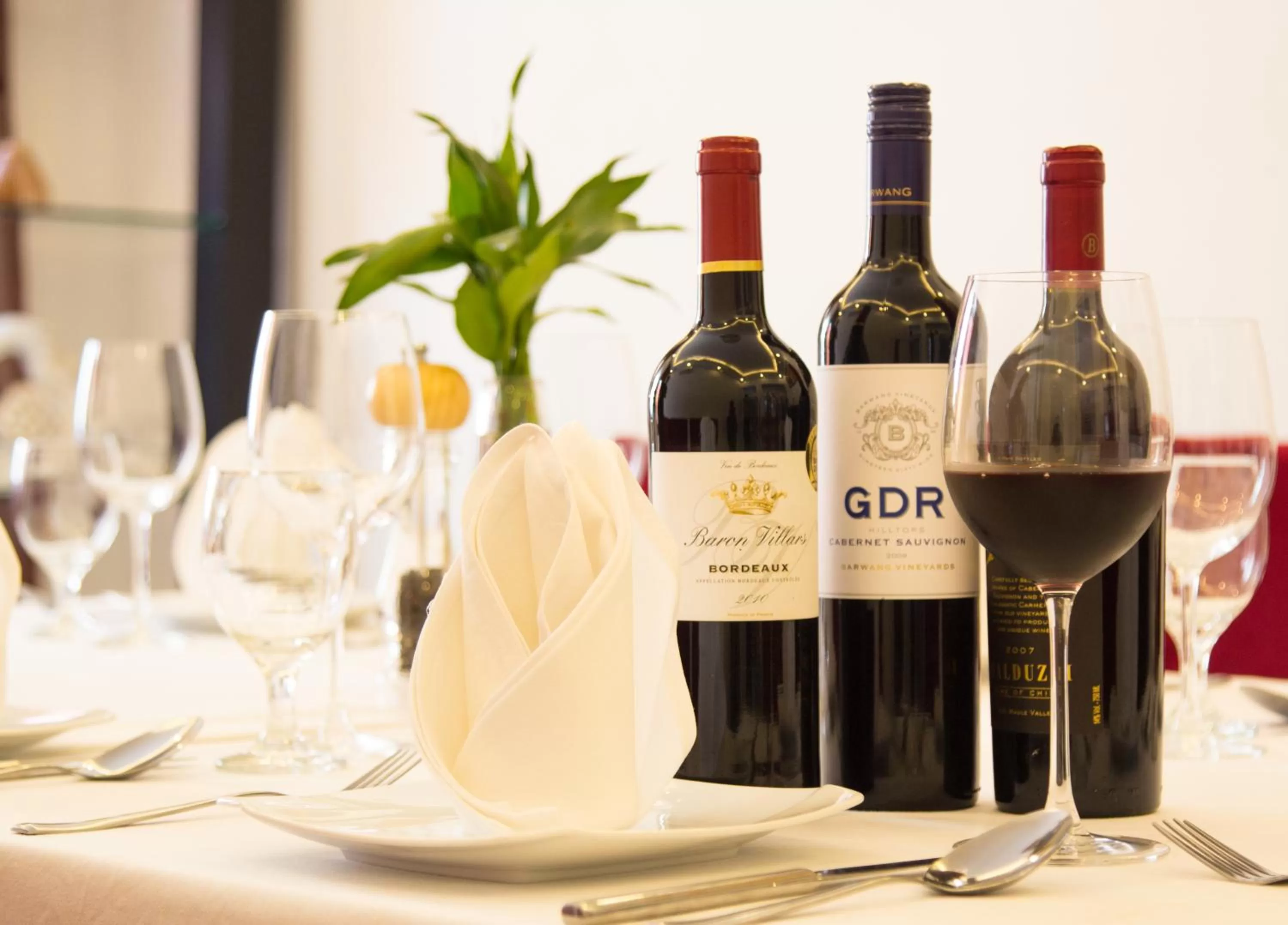 Lounge or bar in Orussey One Boutique