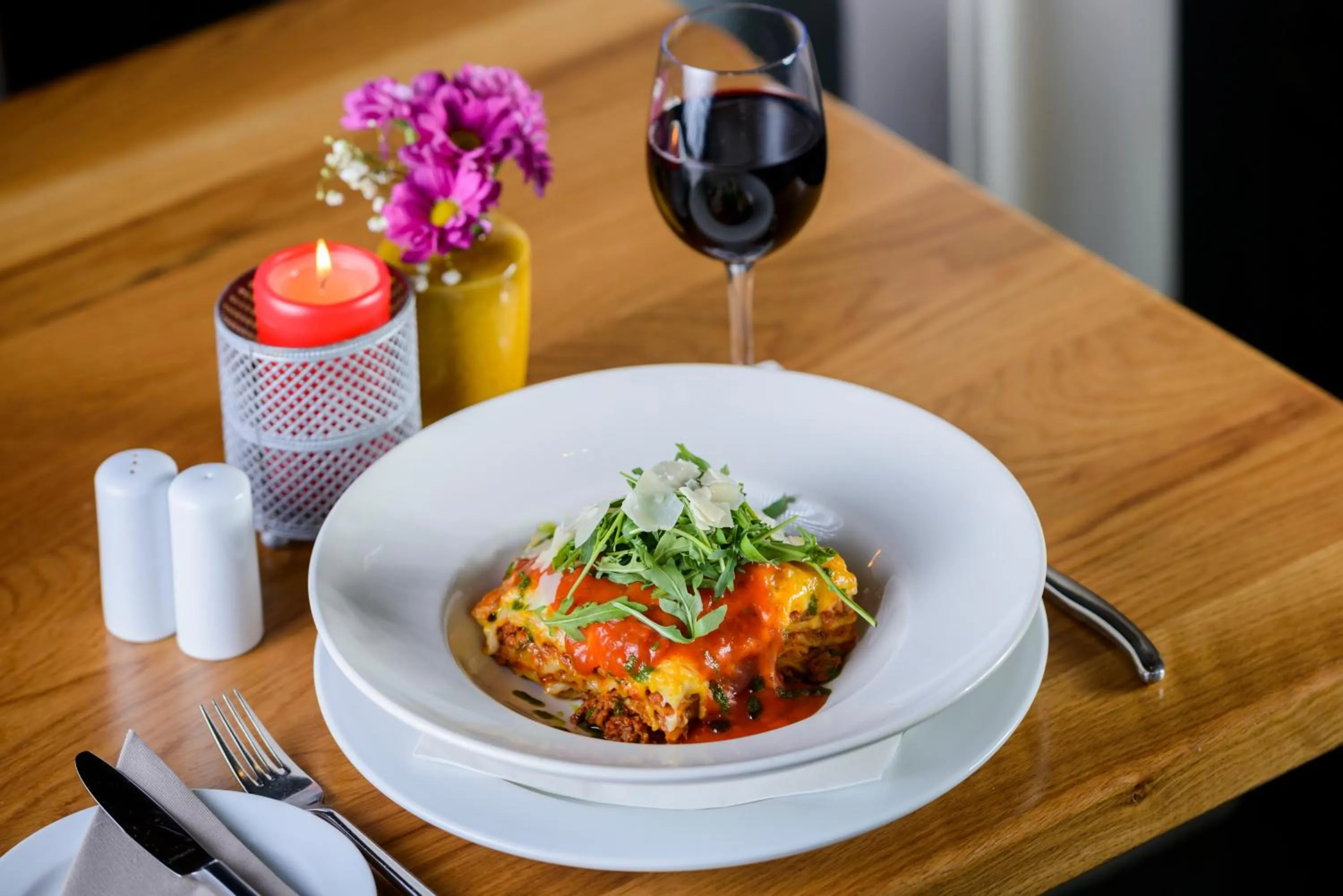 Food and drinks in Scott's Hotel