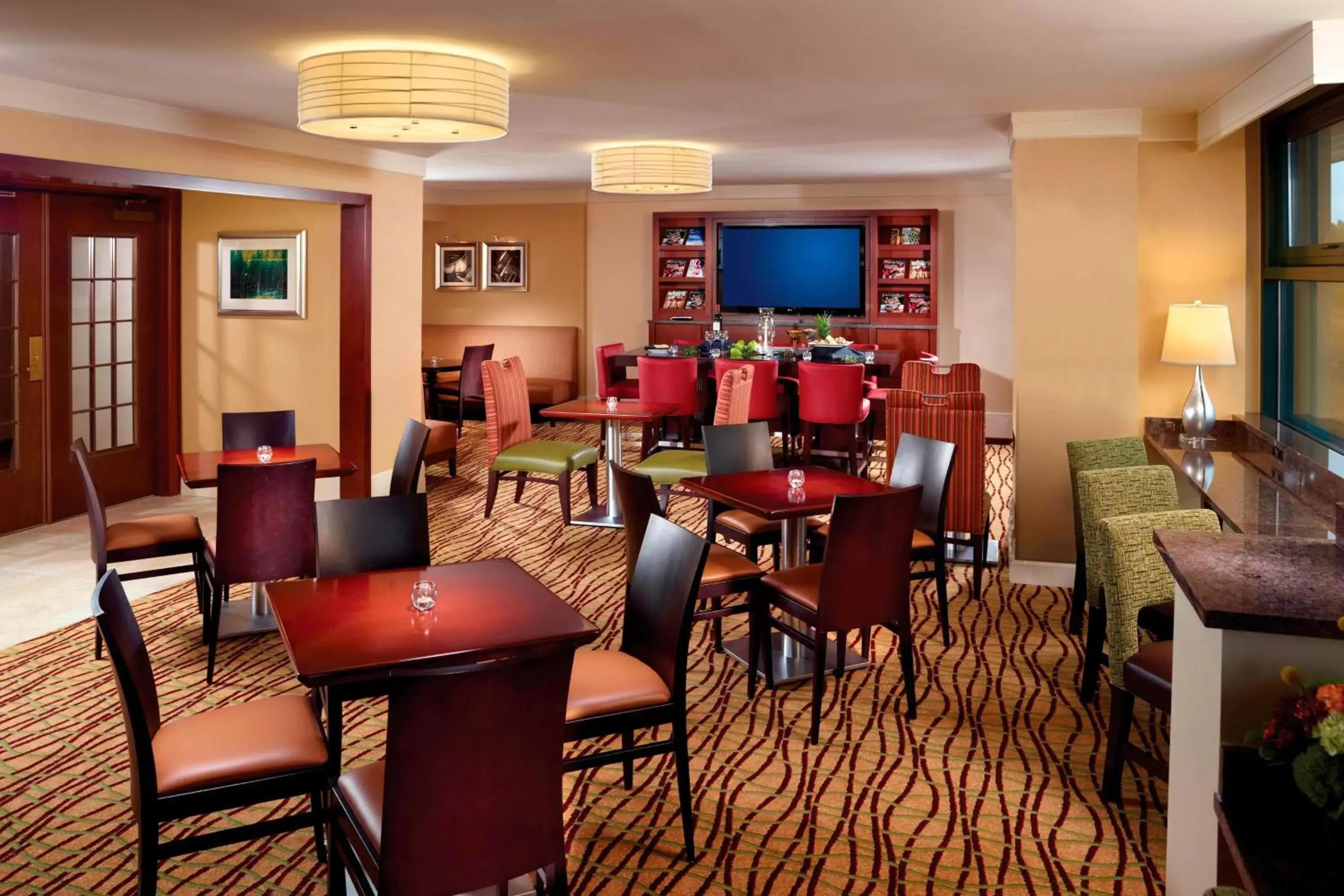 Lounge or bar, Restaurant/Places to Eat in Atlanta Marriott Alpharetta
