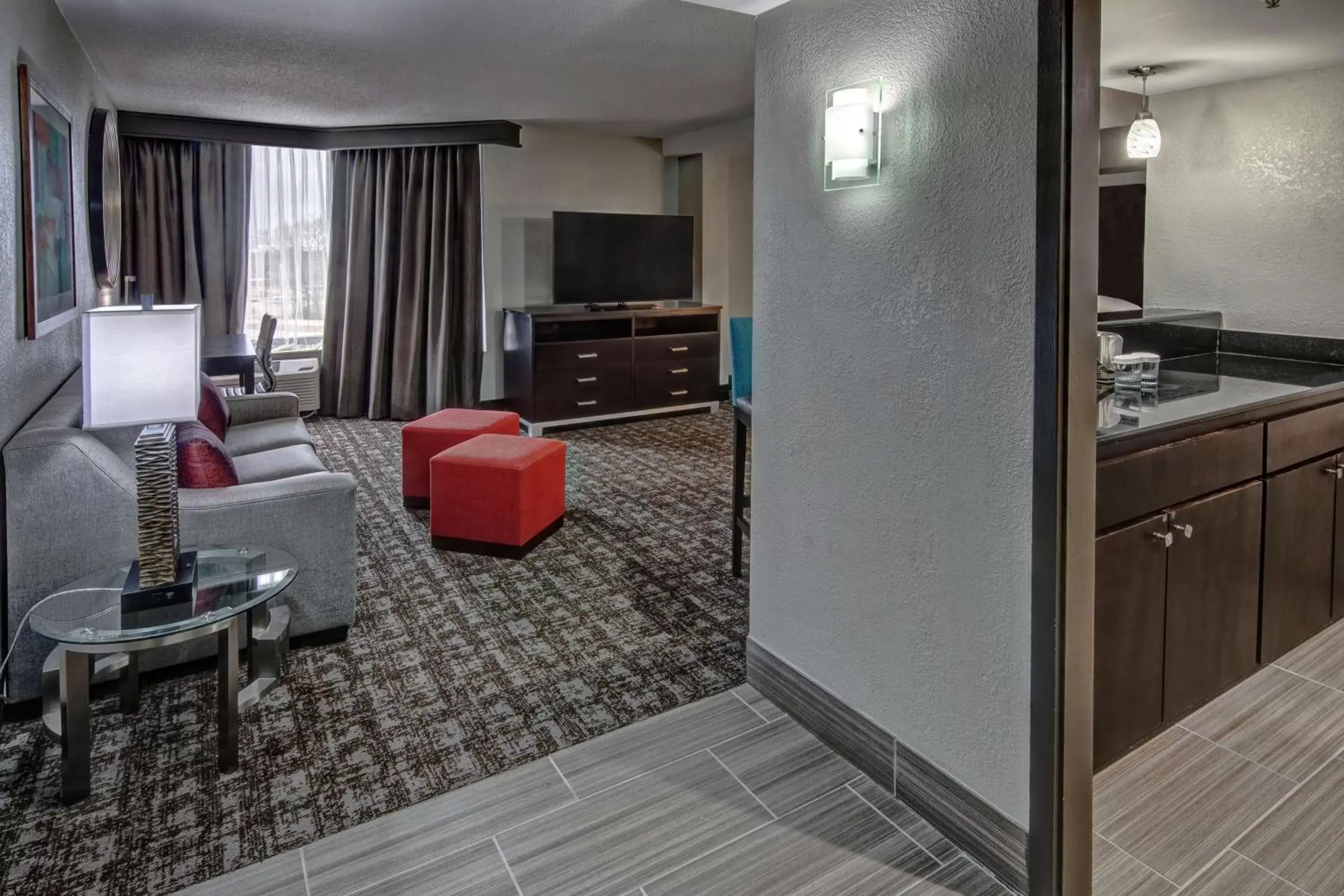 Bedroom, Kitchen/Kitchenette in DoubleTree by Hilton Jackson