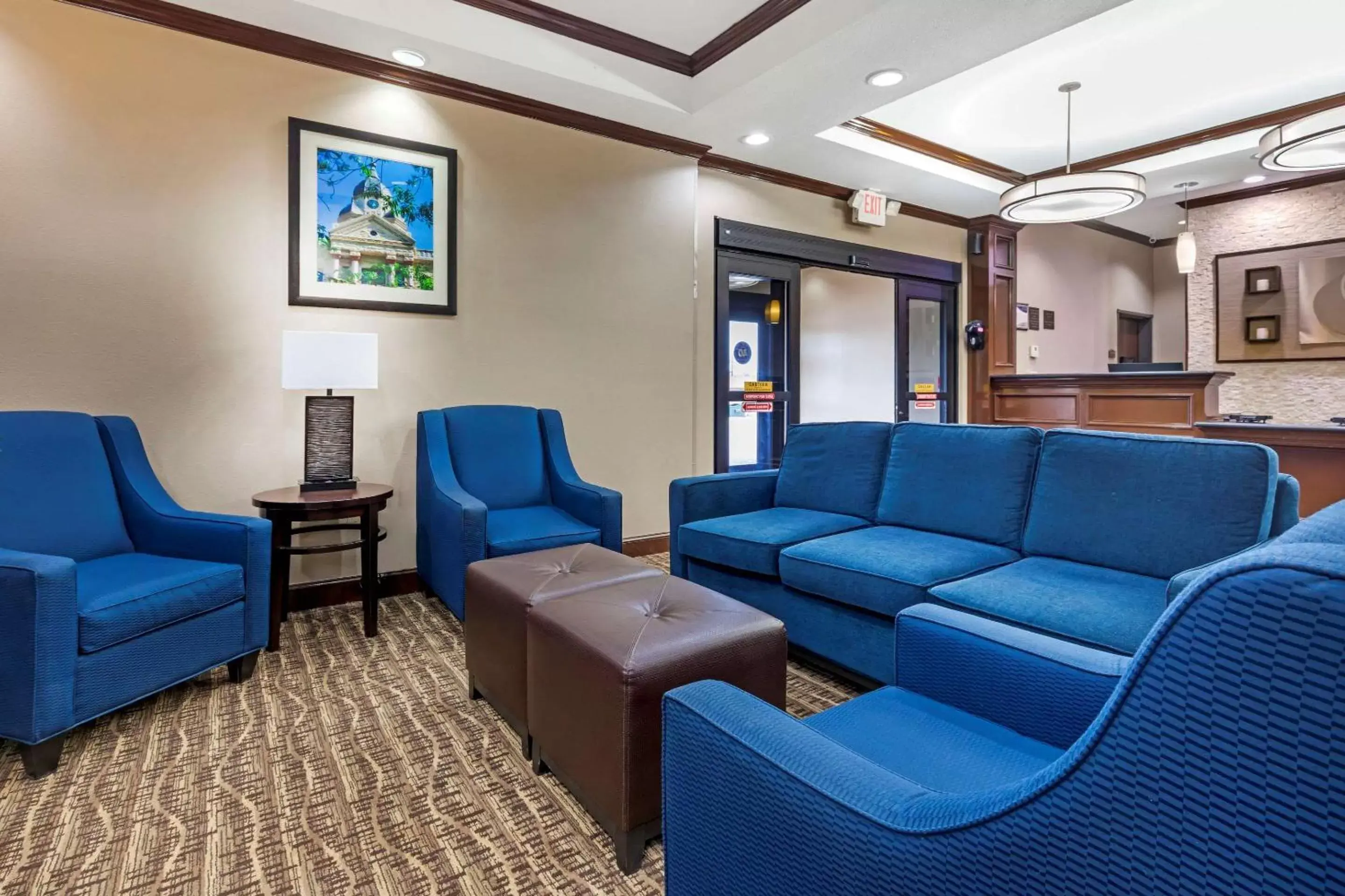 Lobby or reception, Seating Area in Comfort Inn Near UNT