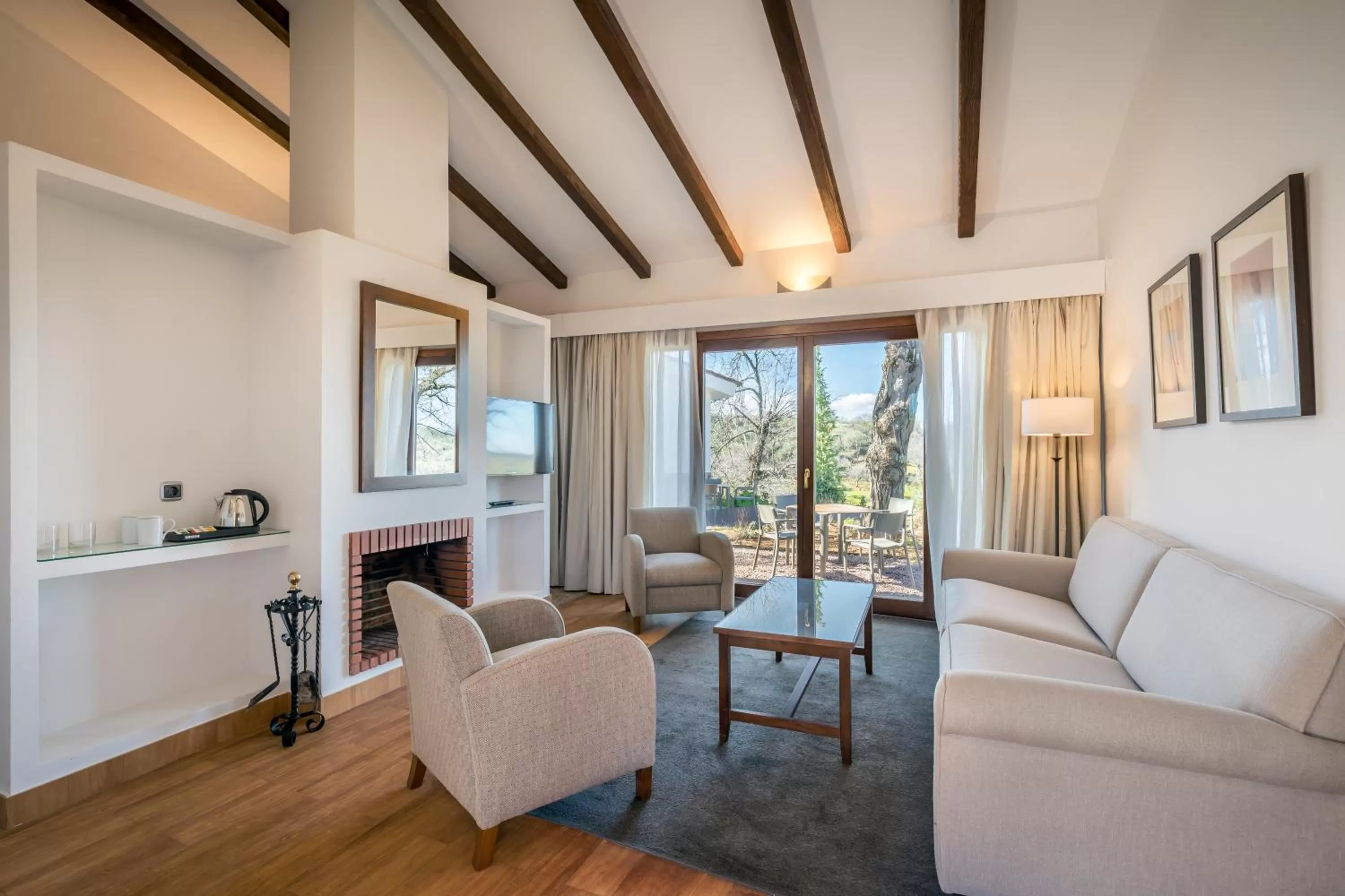 Living room in Barceló Aracena & Spa