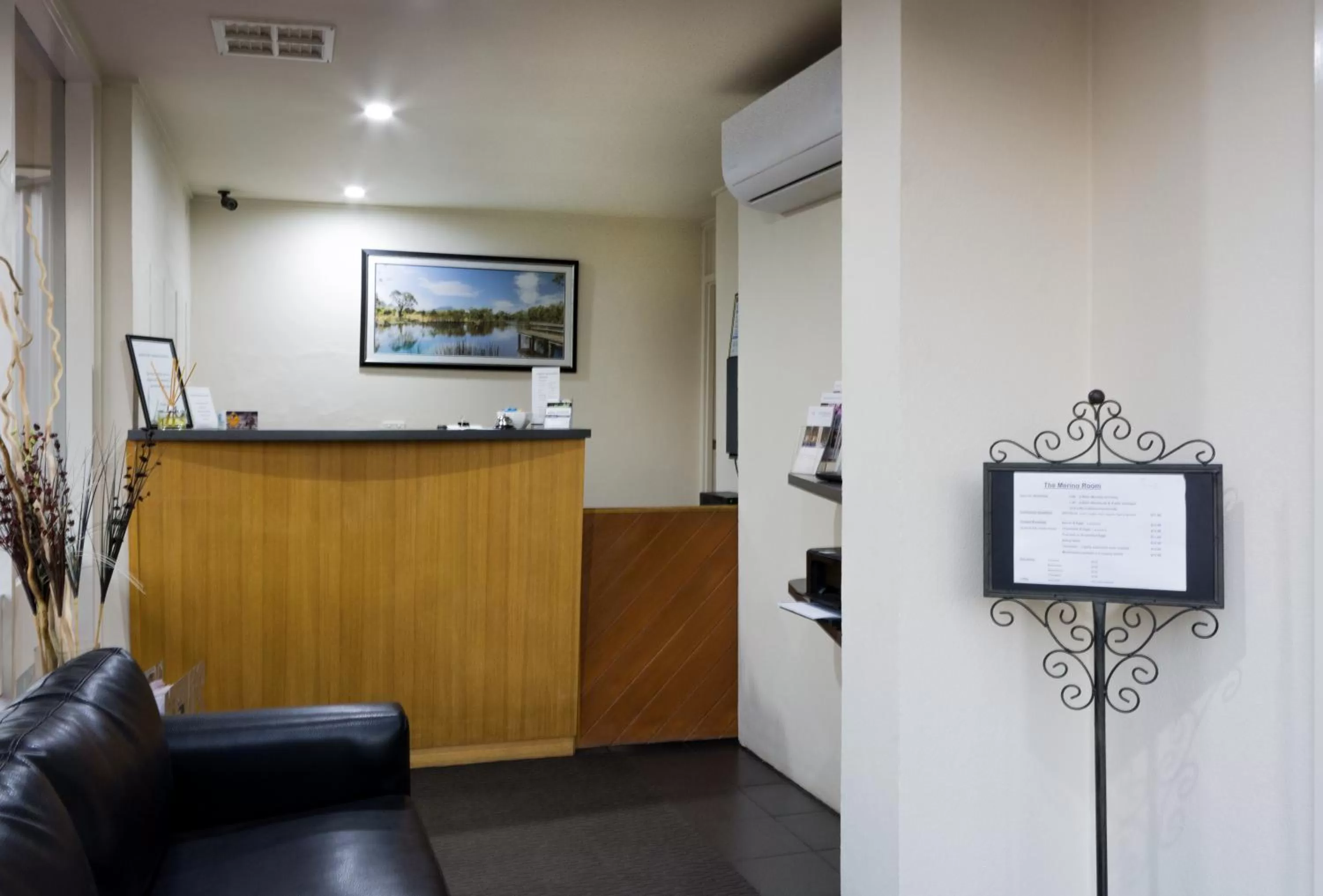 Lobby or reception in Hamilton Lonsdale Motel