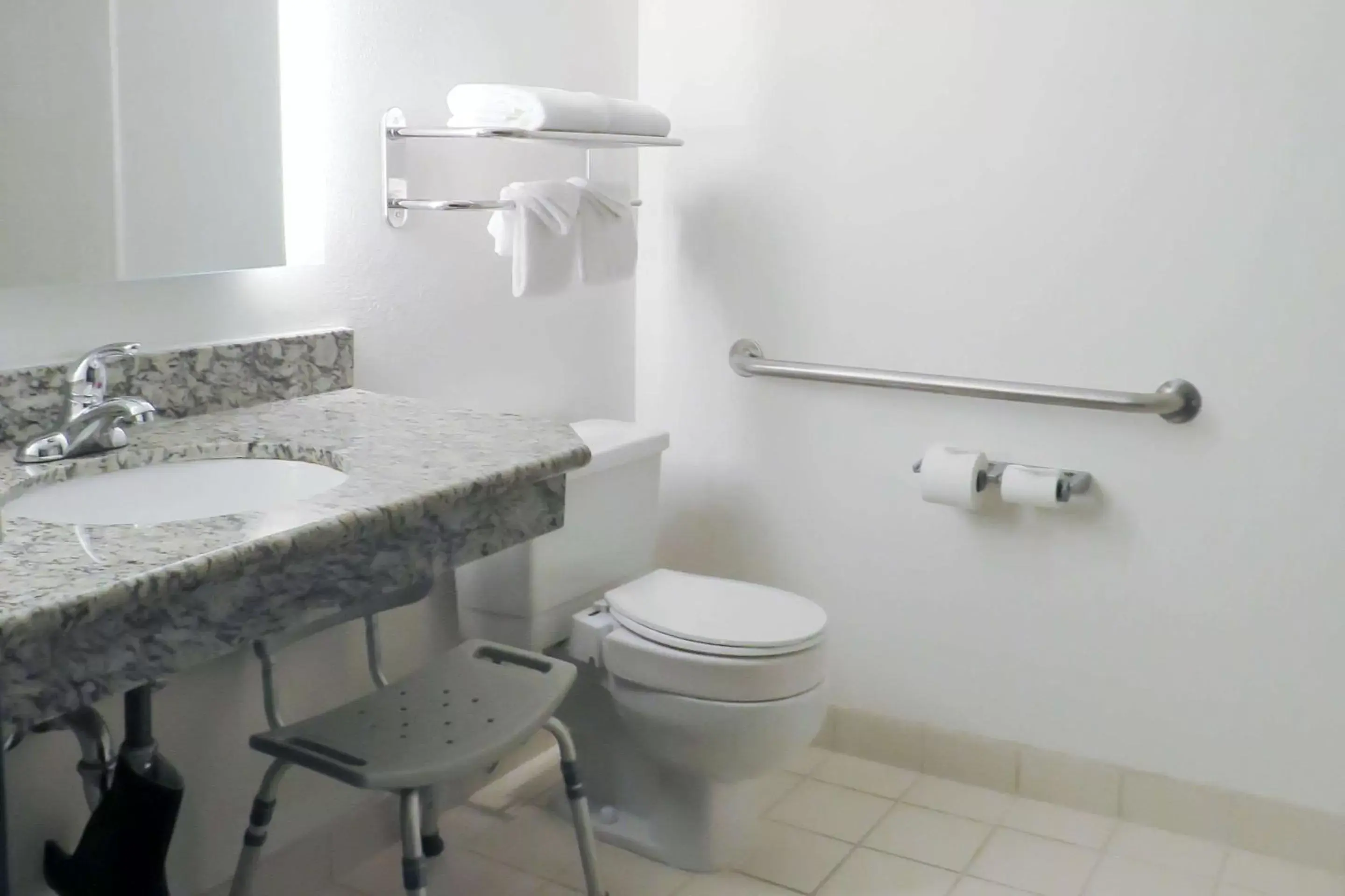 Bathroom in Quality Inn & Suites Everett