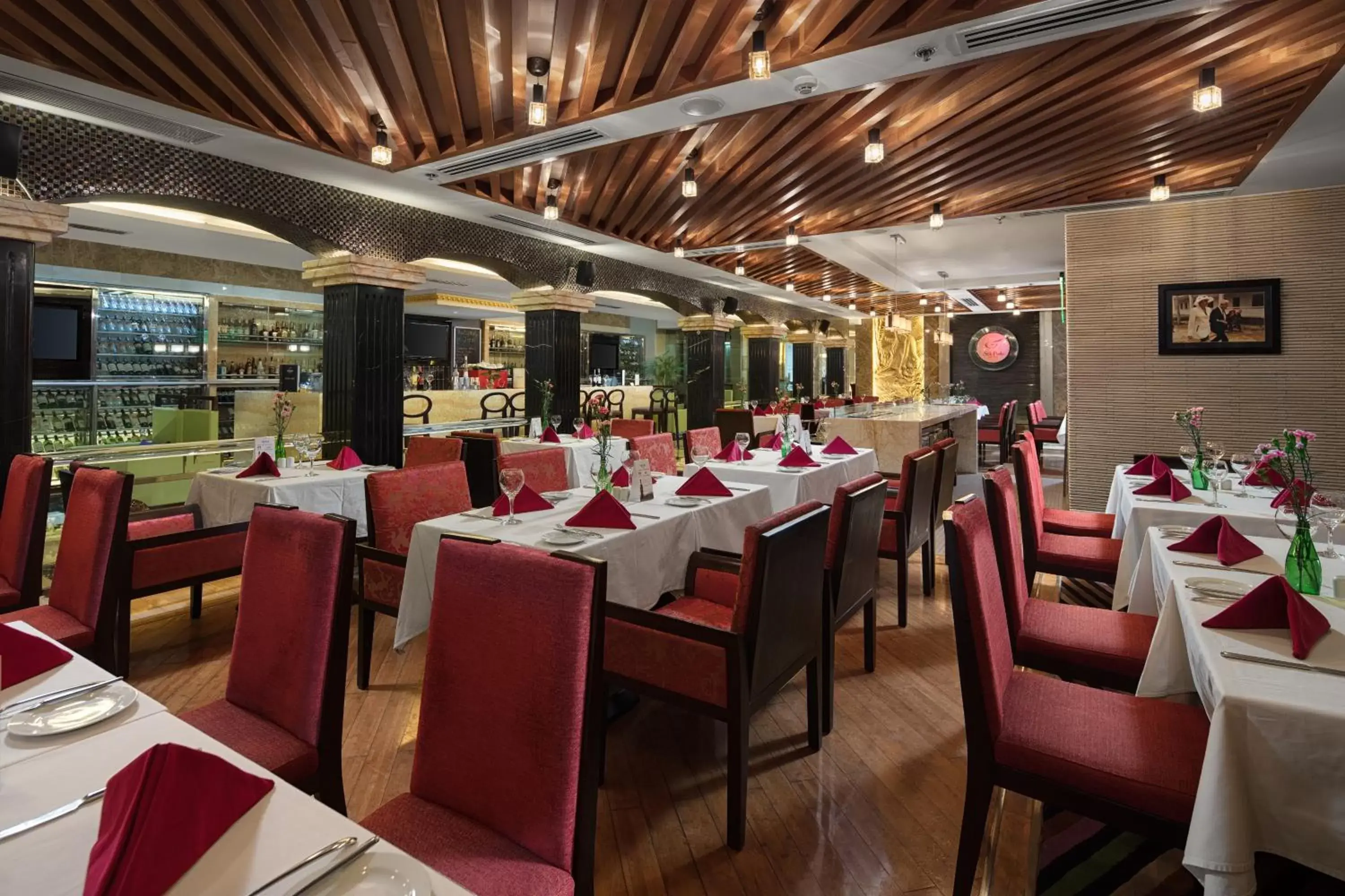 Restaurant/Places to Eat in Silk Path Hanoi Hotel