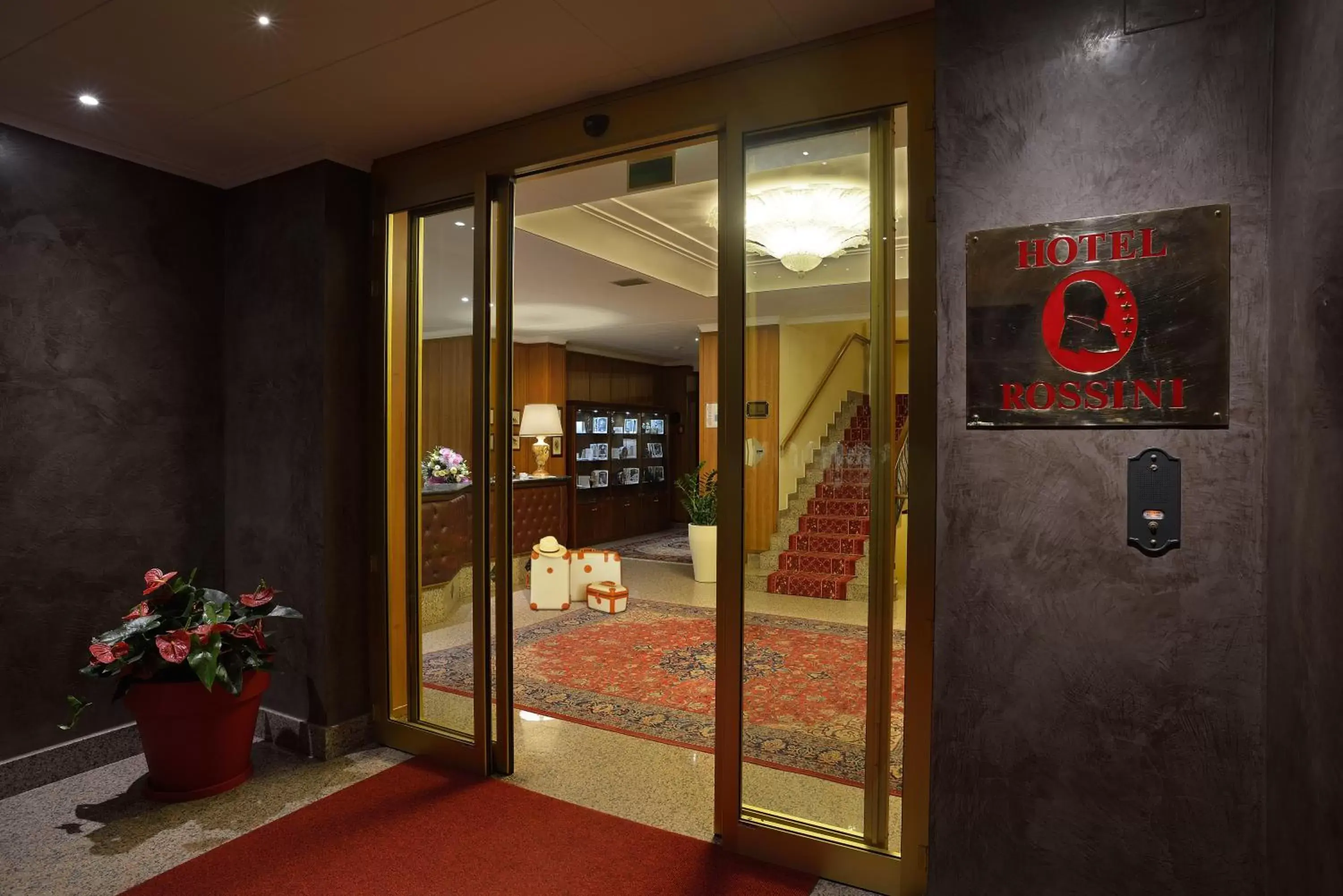 Facade/entrance in Hotel Rossini