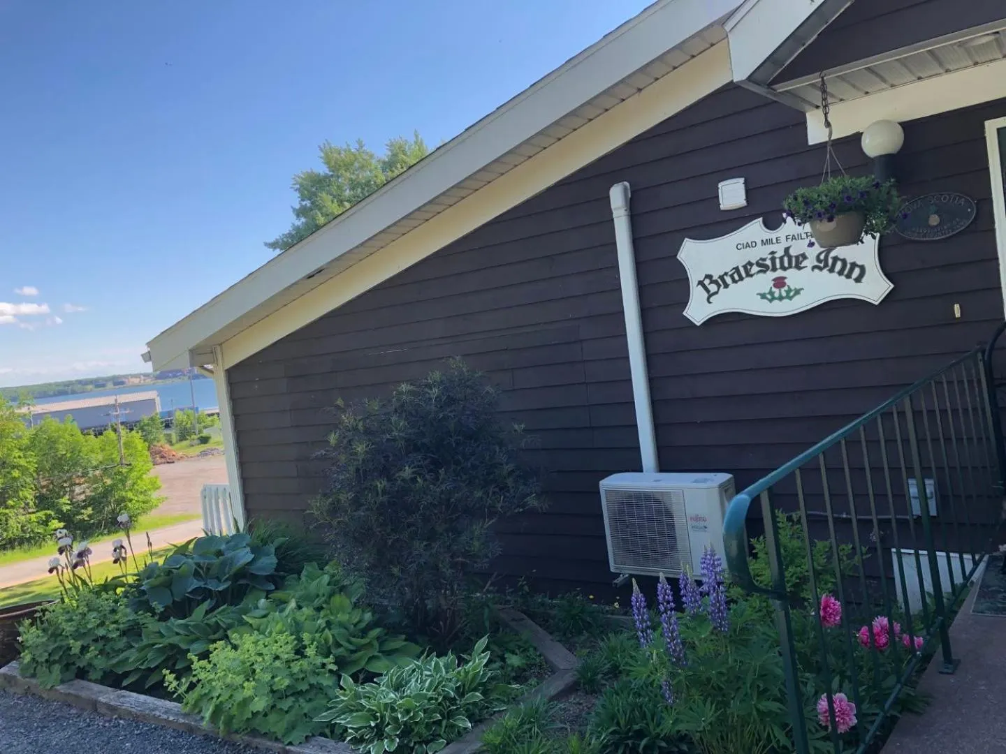 Garden in Braeside Country Inn