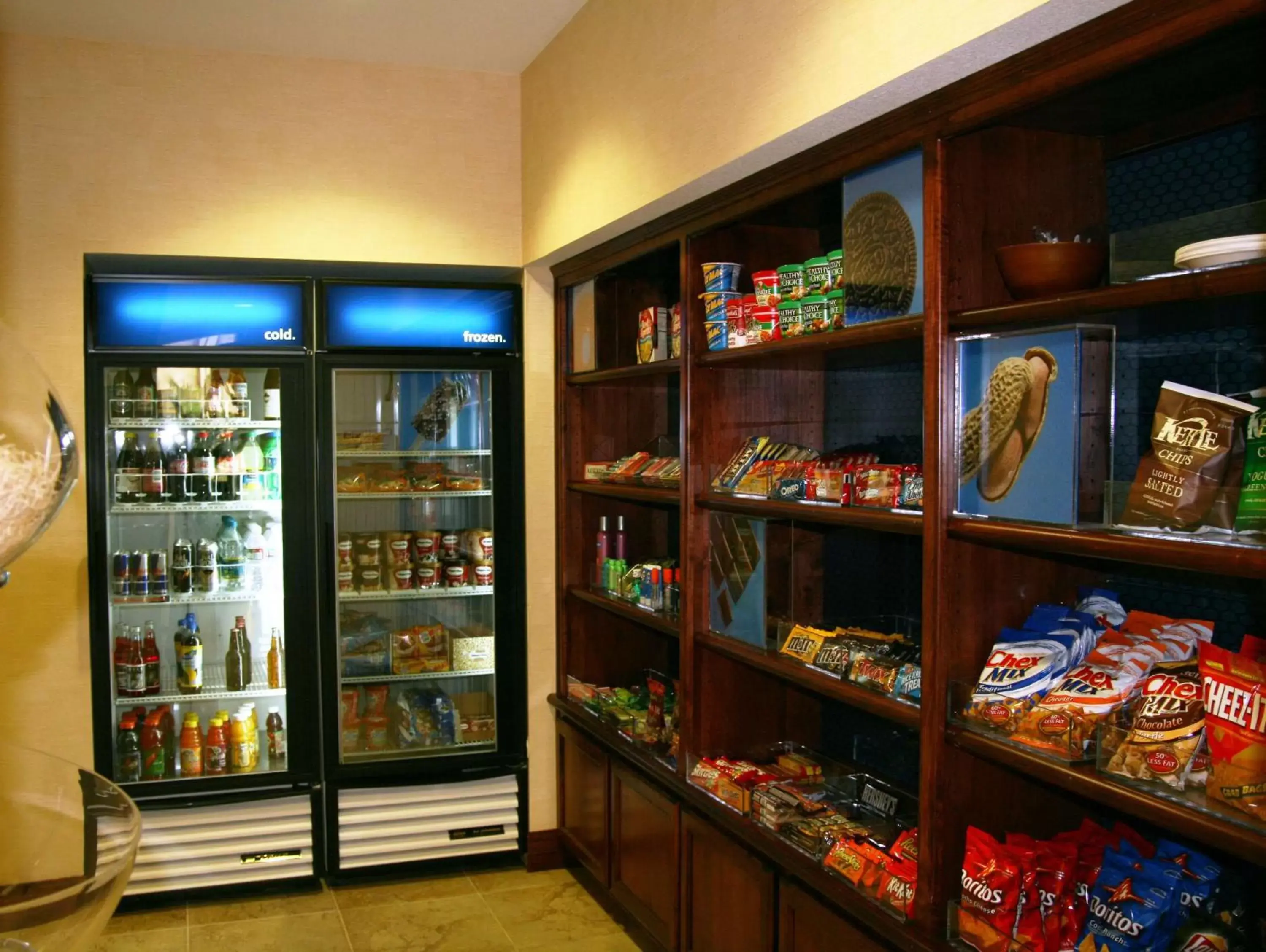 Restaurant/places to eat in Hampton Inn & Suites Redding Restaurant/places to eat in Hampton Inn & Suites Redding