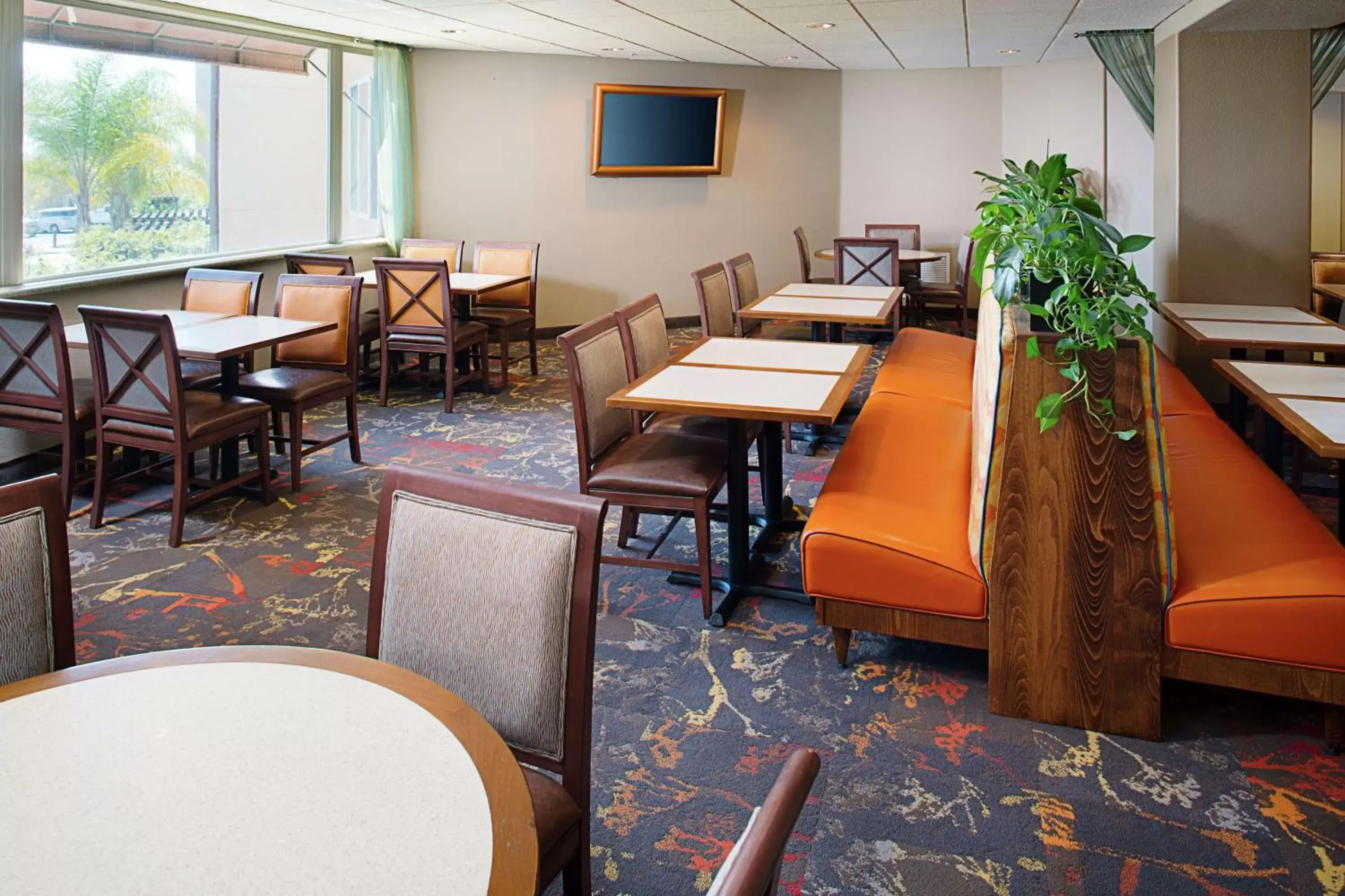Dining area, Restaurant/Places to Eat in Hilton Garden Inn San Luis Obispo/Pismo Beach