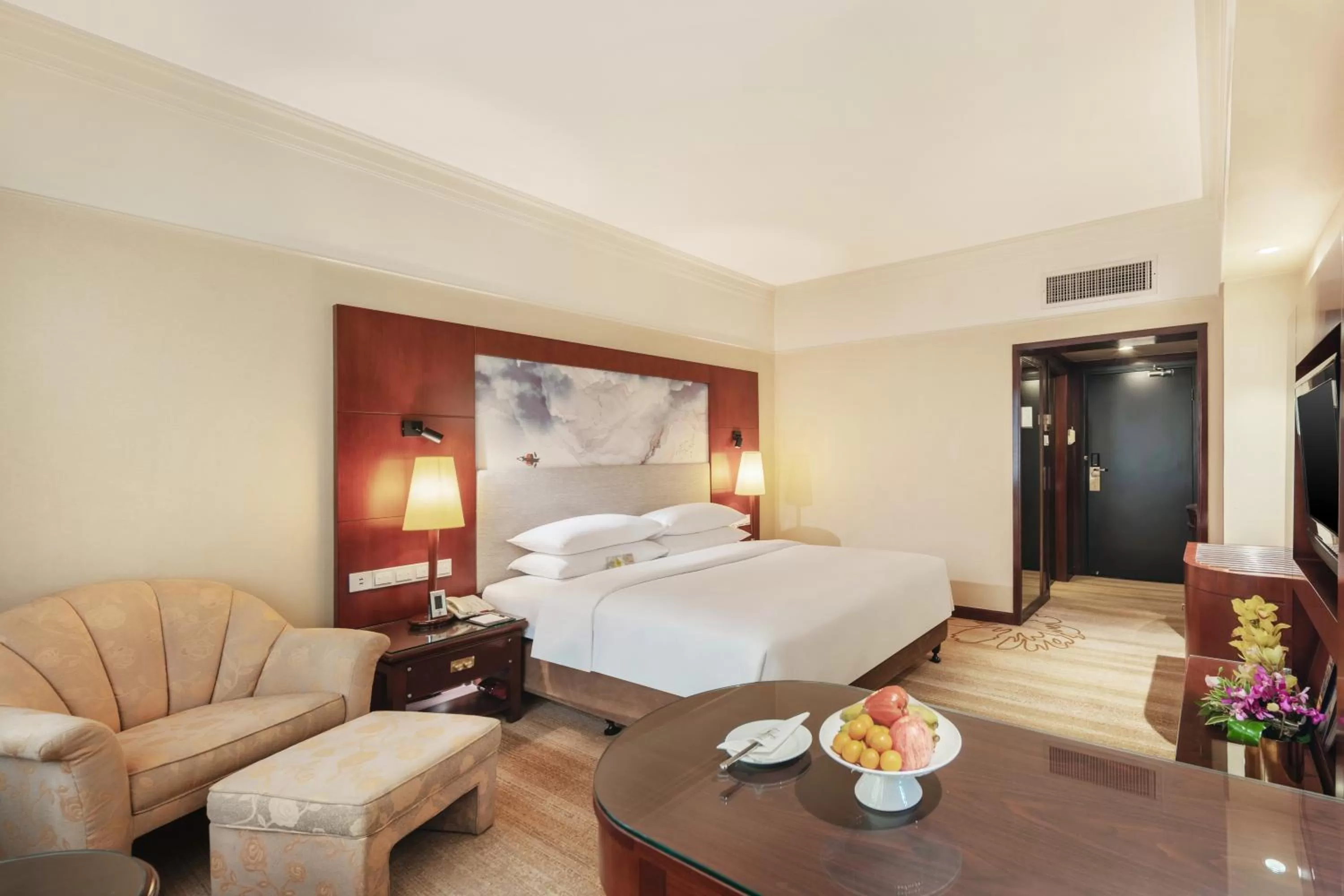 Bed in Shenzhen Sunshine Hotel, Luohu