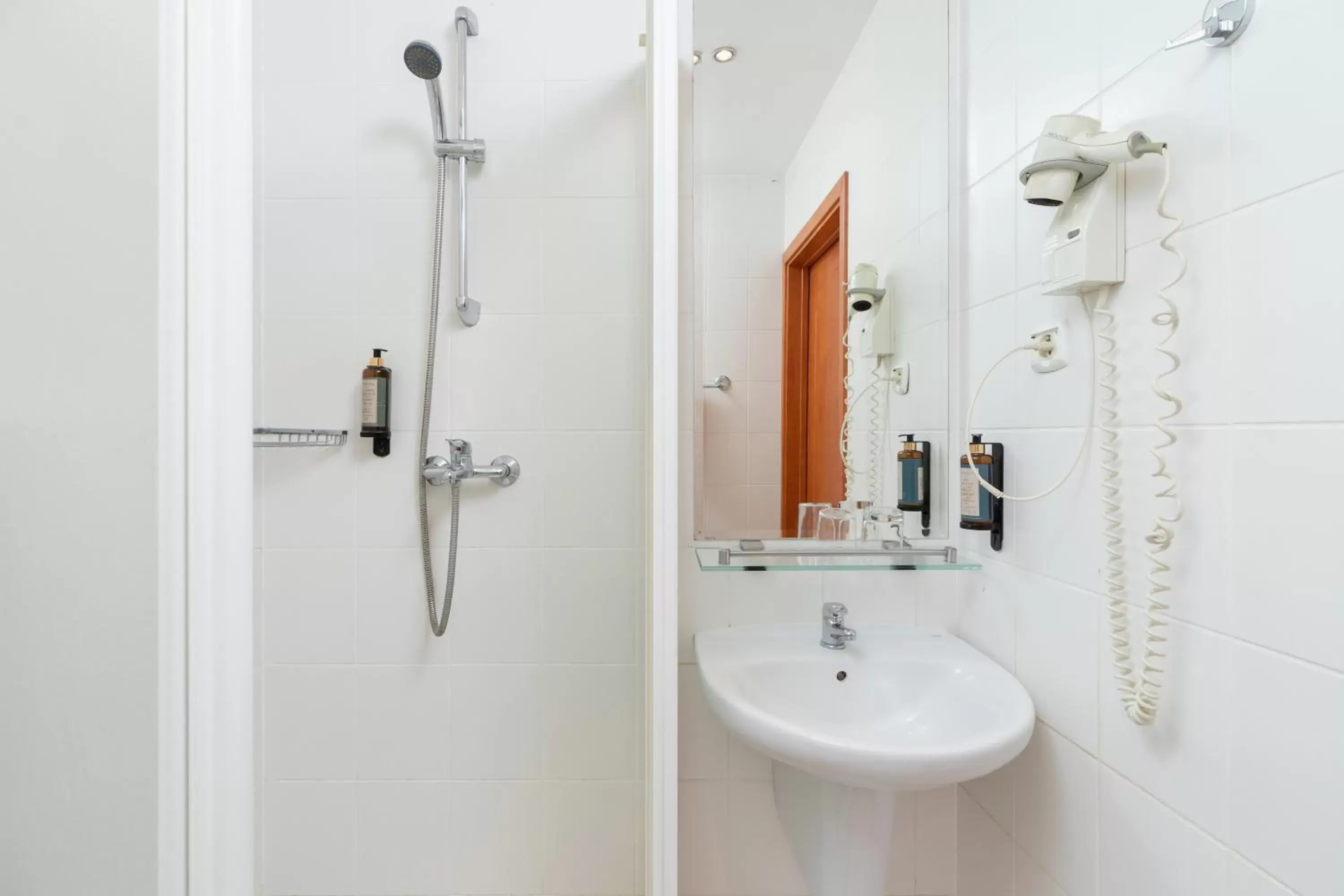 Bathroom in Hotel Atrium