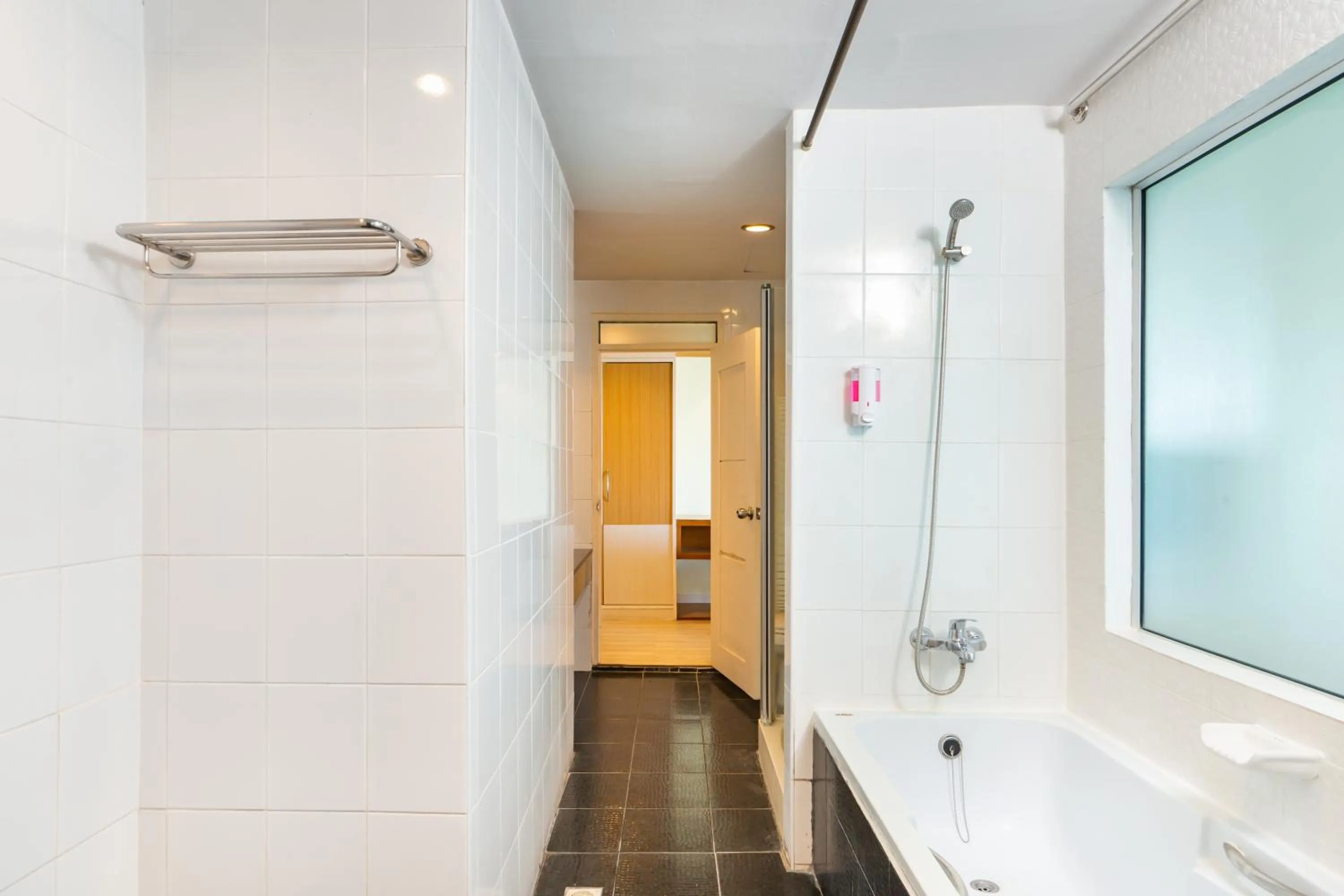 Bathroom in Bella Villa Metro