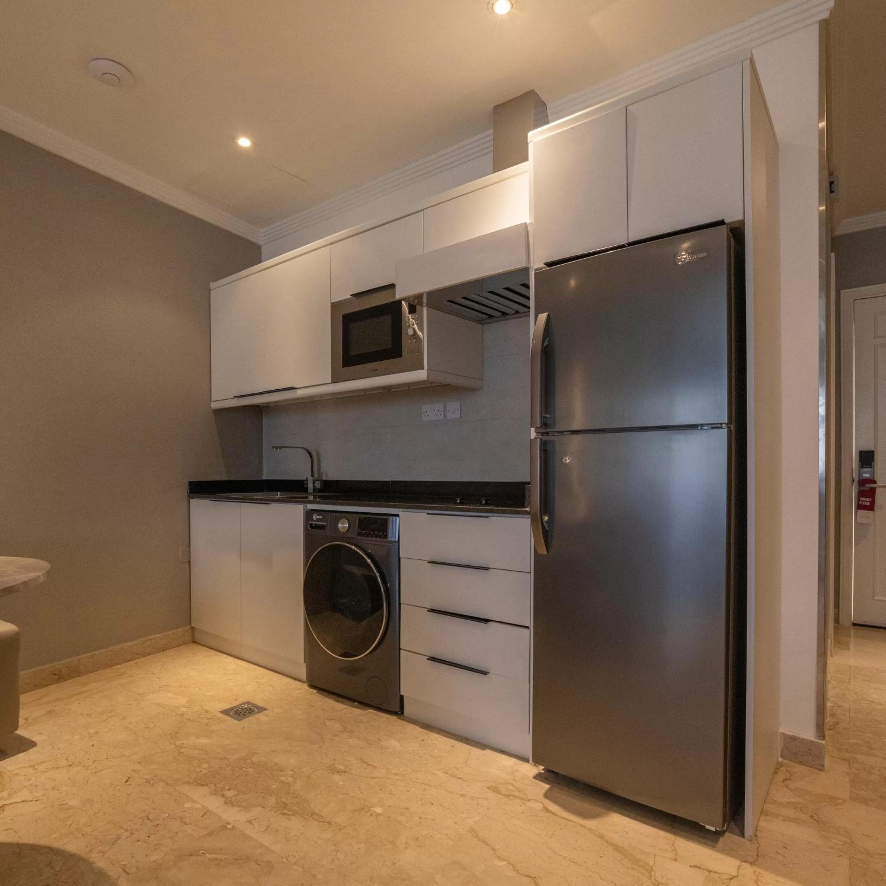 Kitchen or kitchenette in Argan Al Bidaa Hotel and Resort , Kuwait