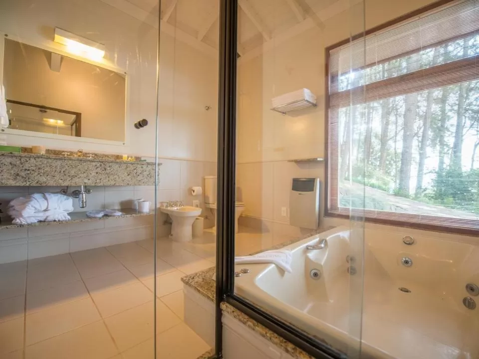 Shower in Kuriuwa Hotel