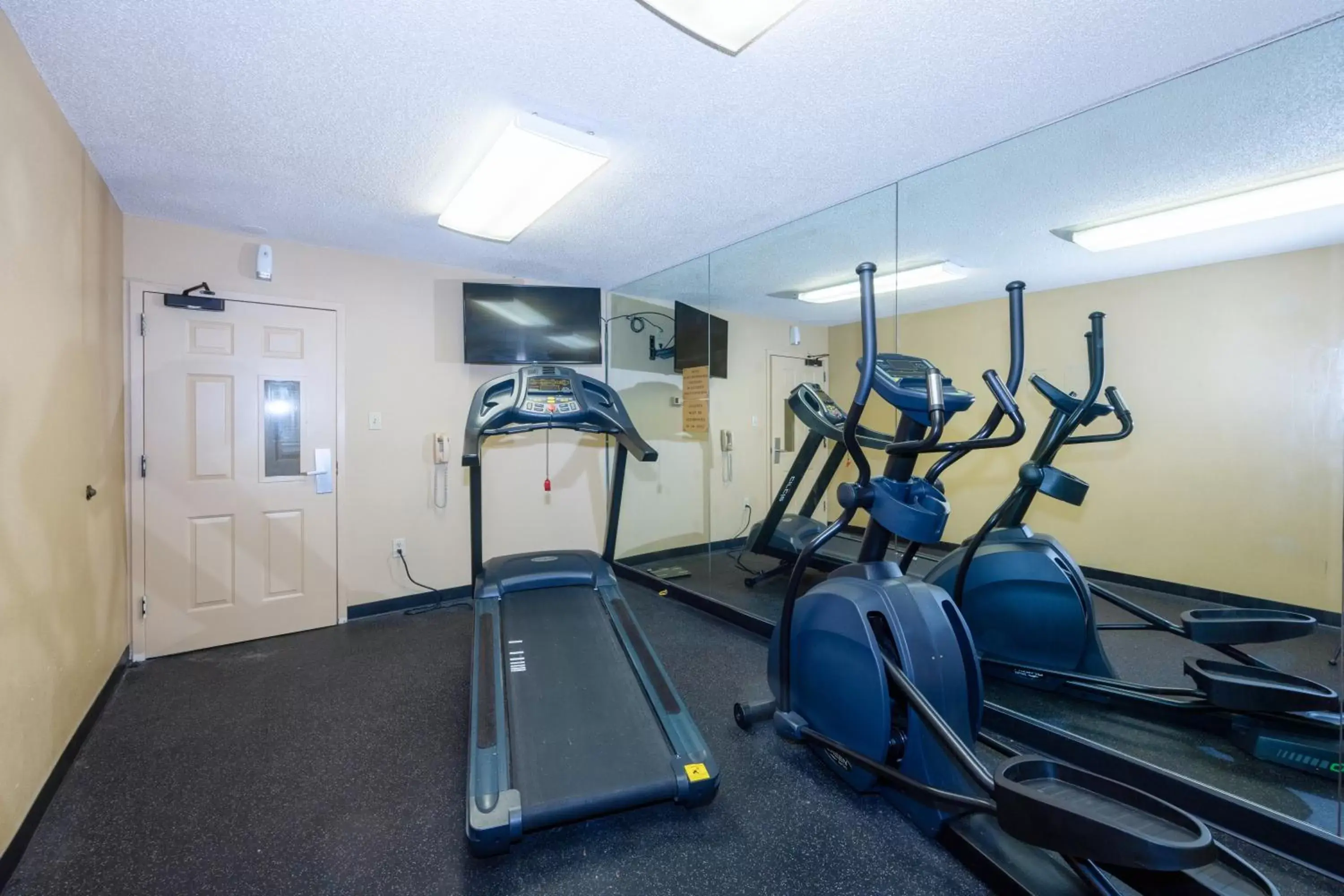 Fitness centre/facilities, Fitness Center/Facilities in Admiral Suites - Annapolis