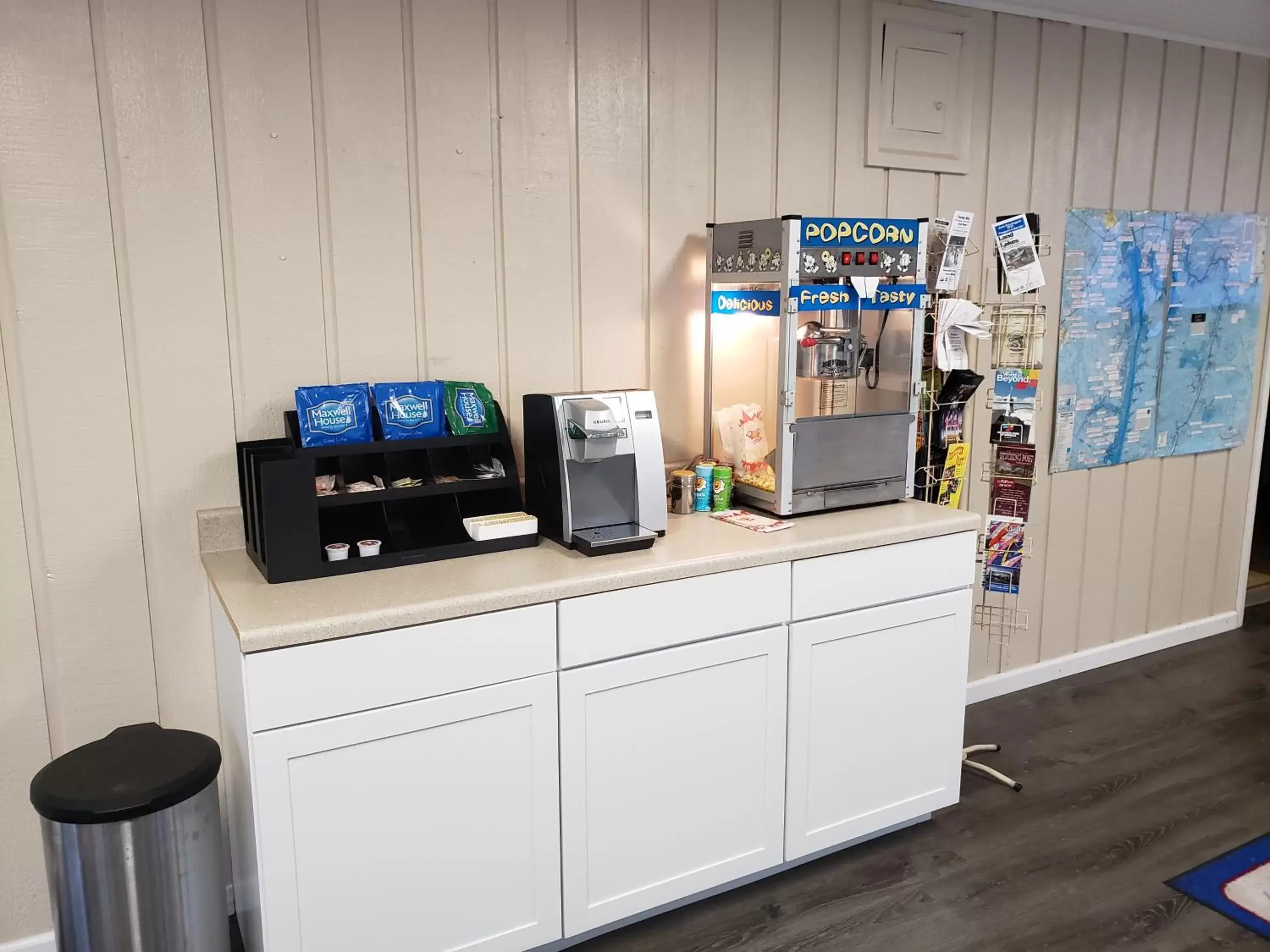 Lobby or reception in Early American Motel