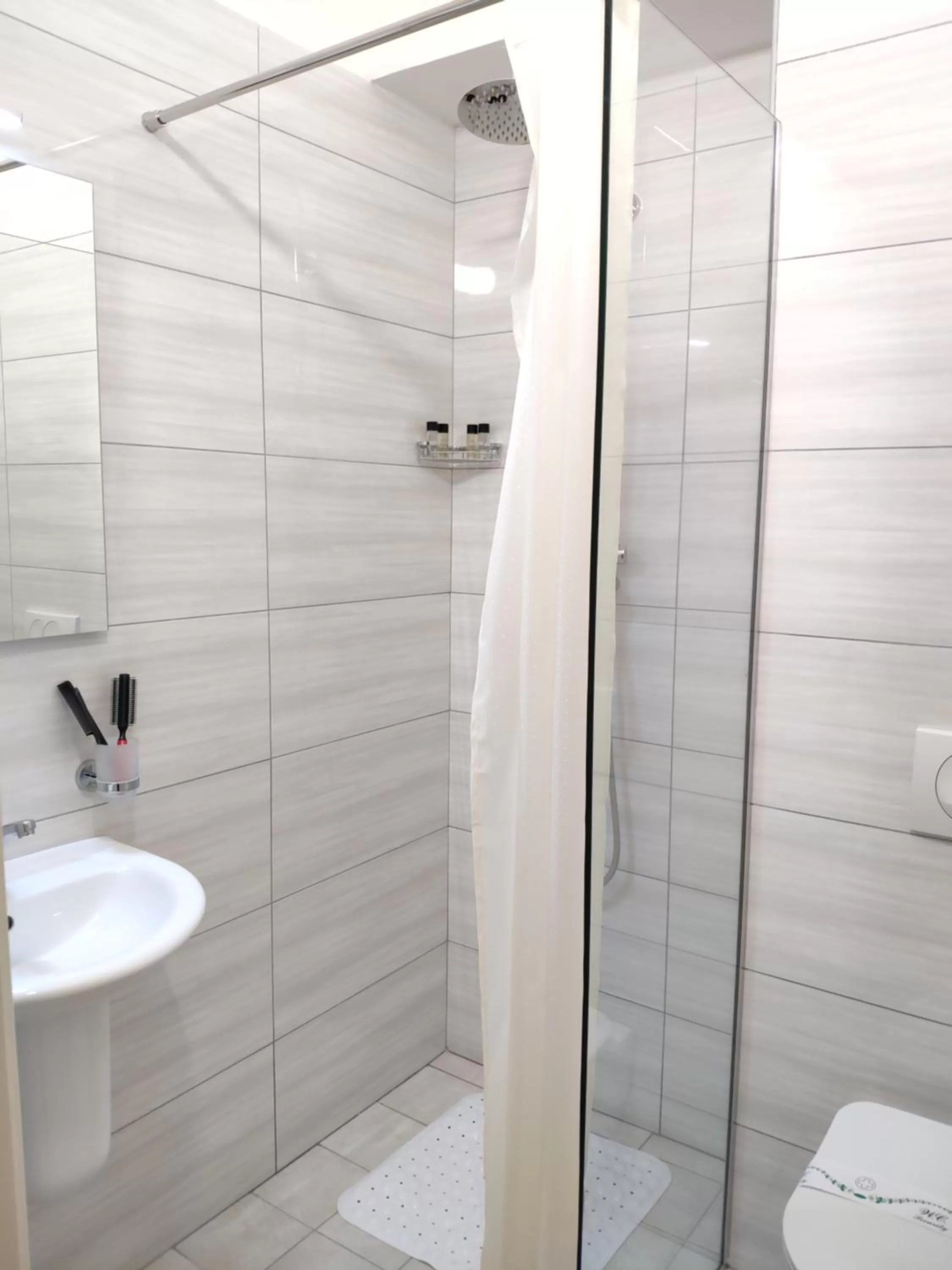 Bathroom in Hotel TREVA