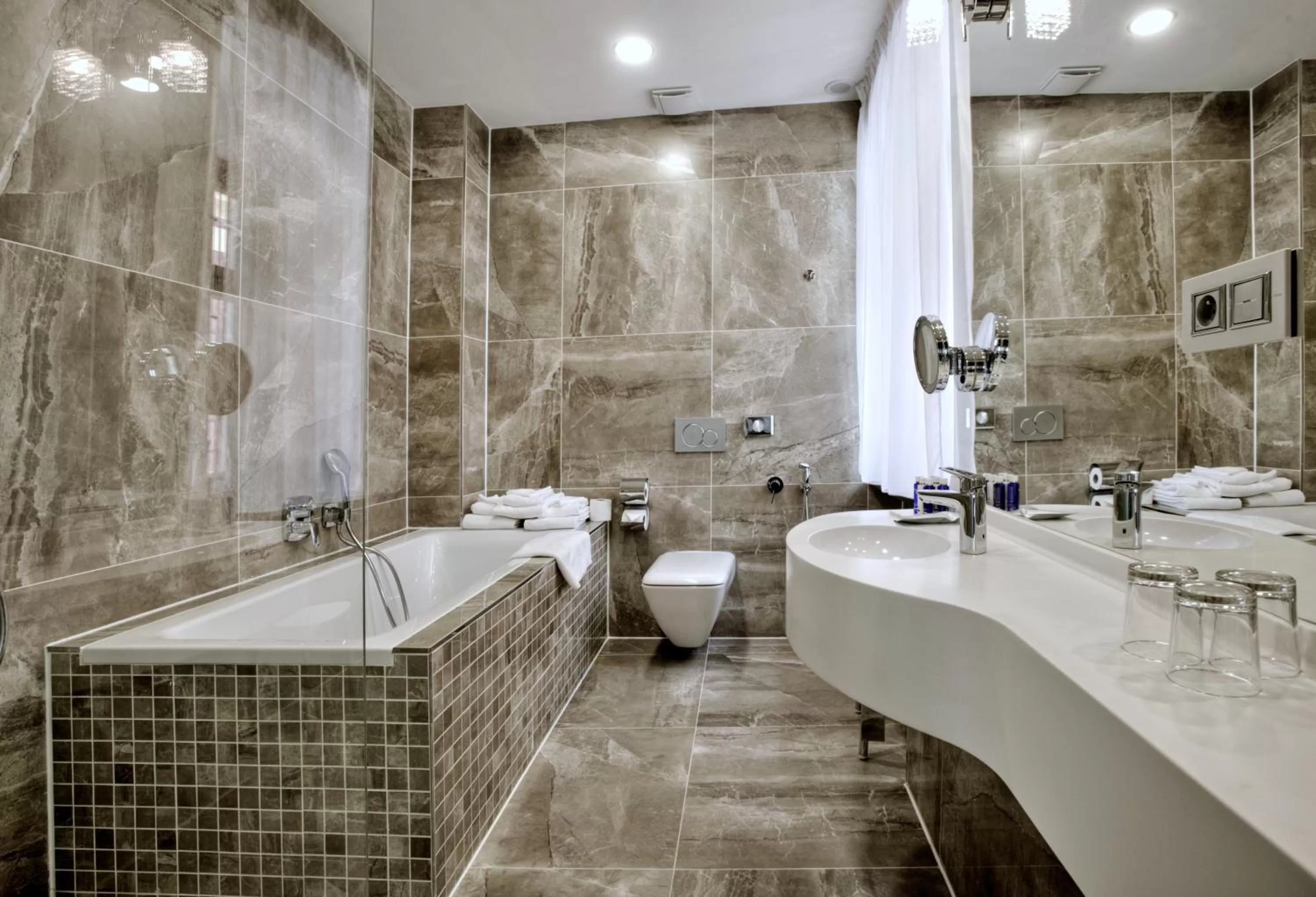 Bathroom in Hotel Grand