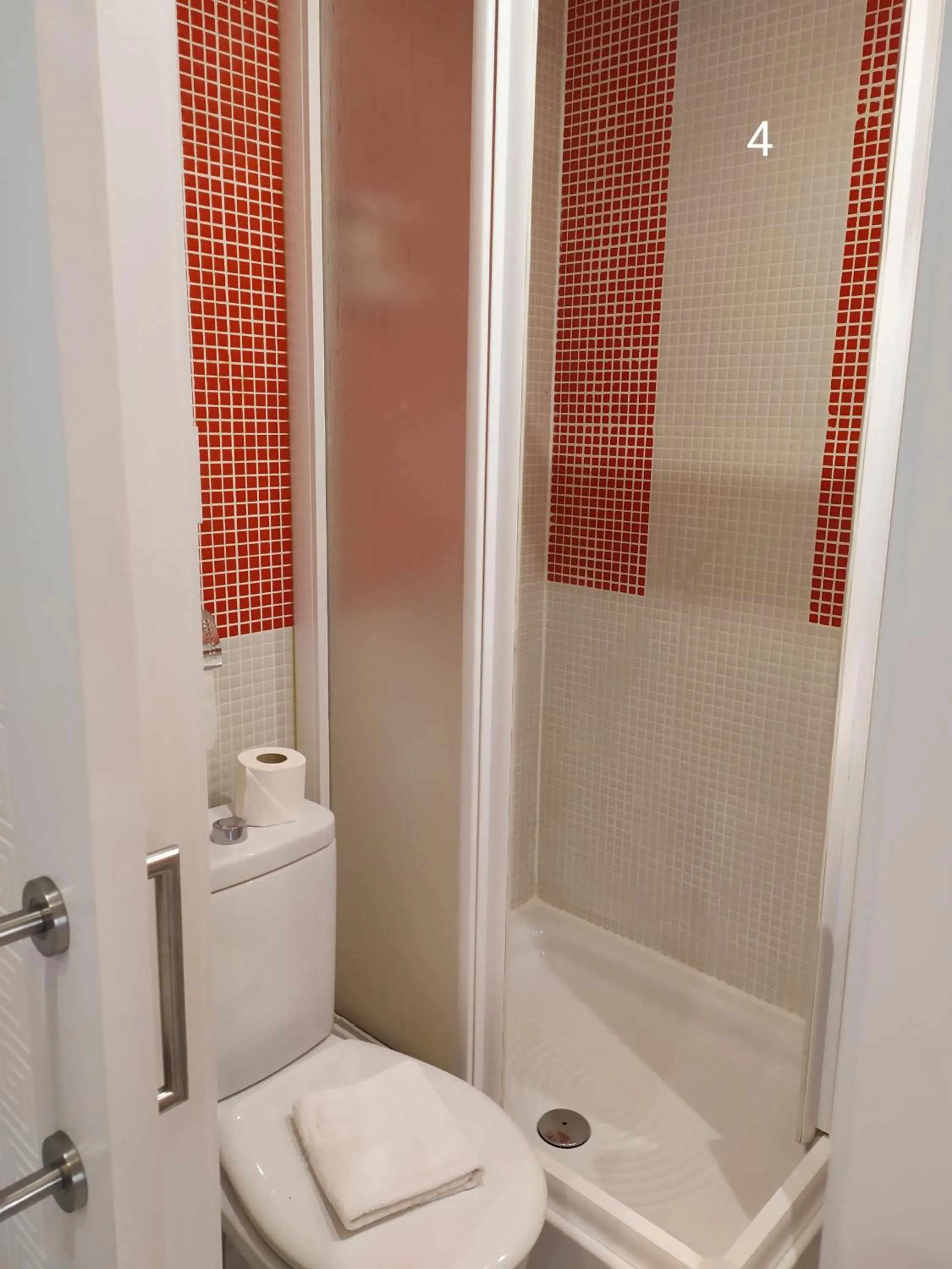 Bathroom in Hostal Inn Madrid