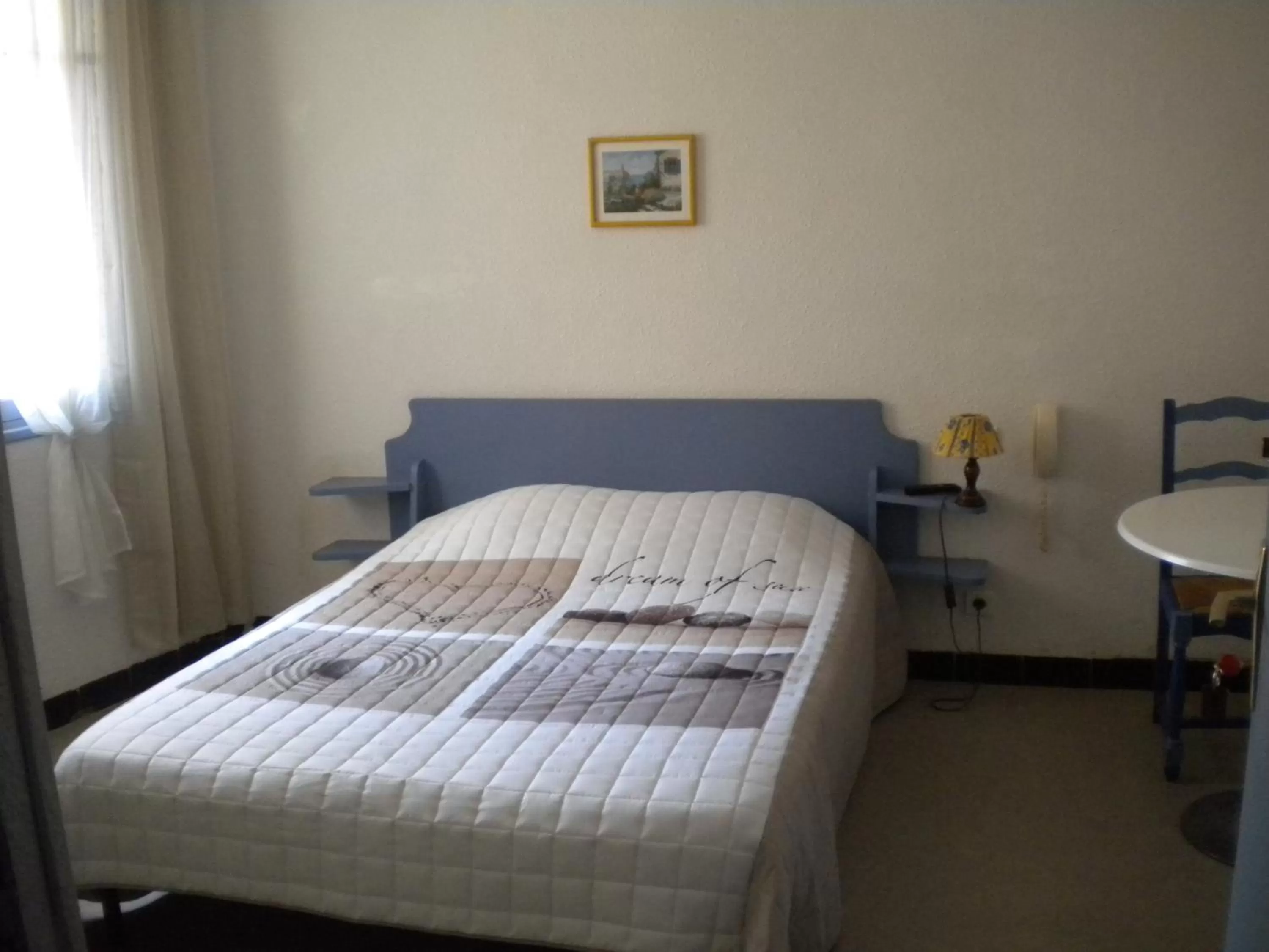 Bedroom, Bed in L 'Acropole