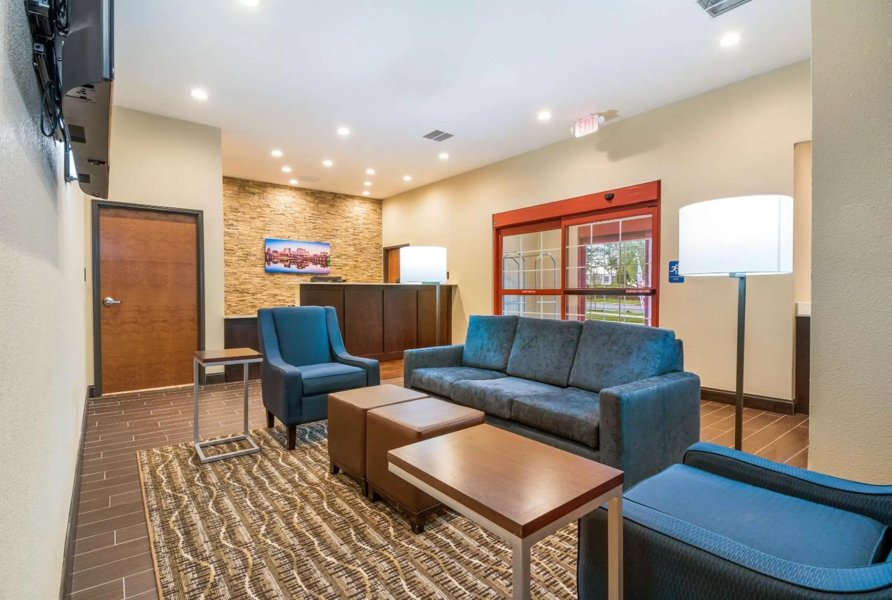 Lobby or reception, Seating Area in Comfort Inn & Suites Harrisburg - Hershey West