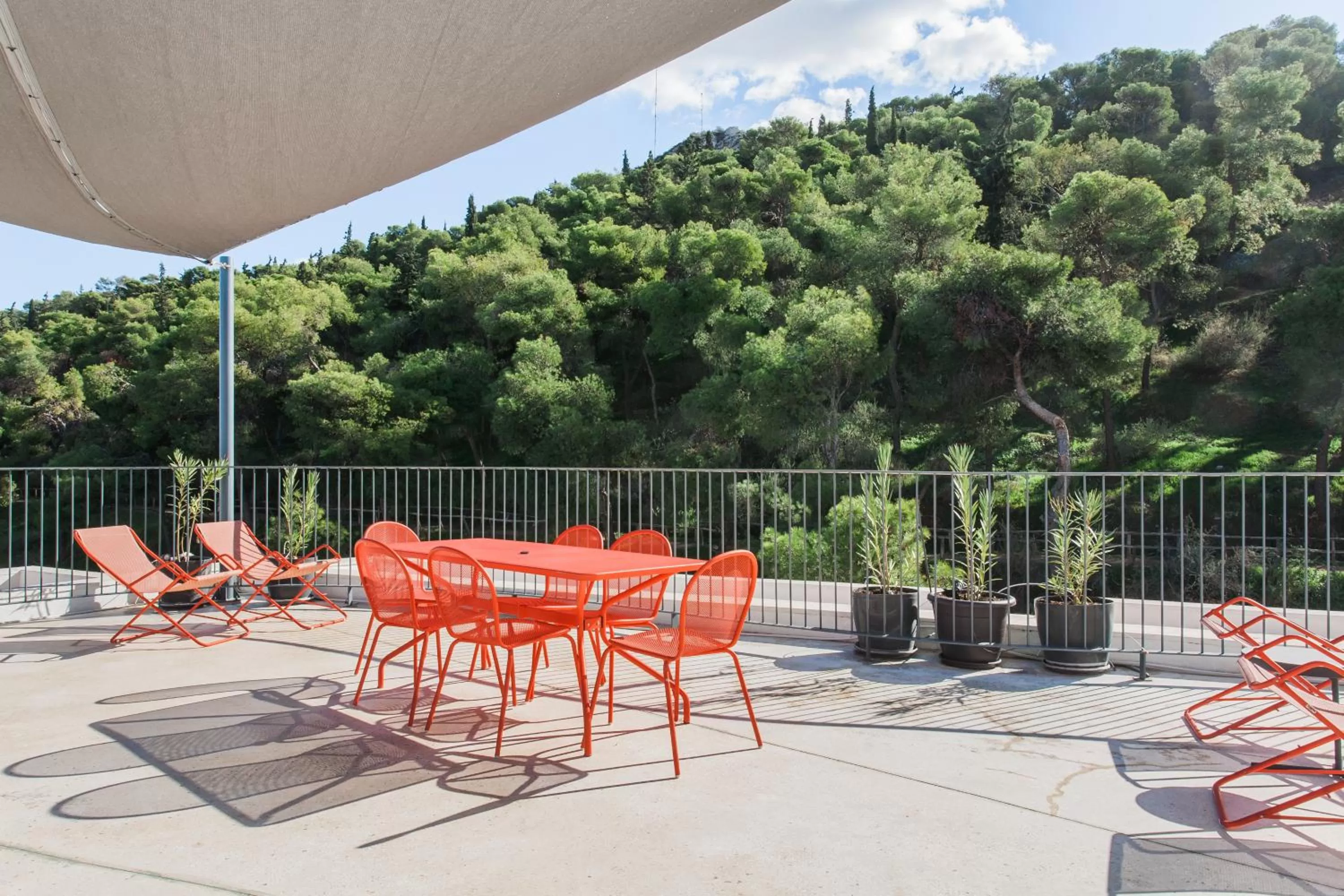 Balcony/Terrace in ZOIA The Hill by UPSTREET