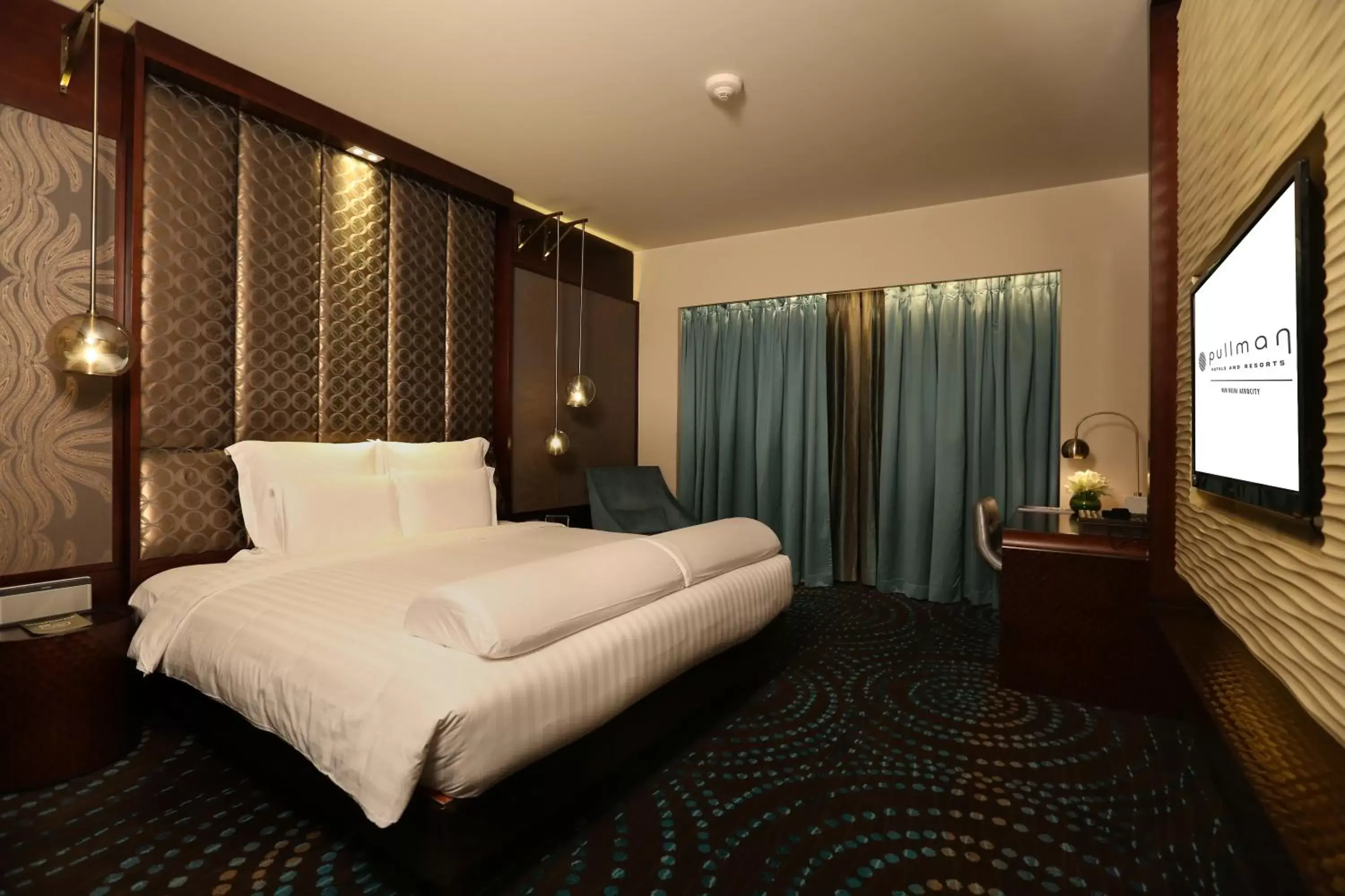 Bedroom in Pullman New Delhi Aerocity- International Airport