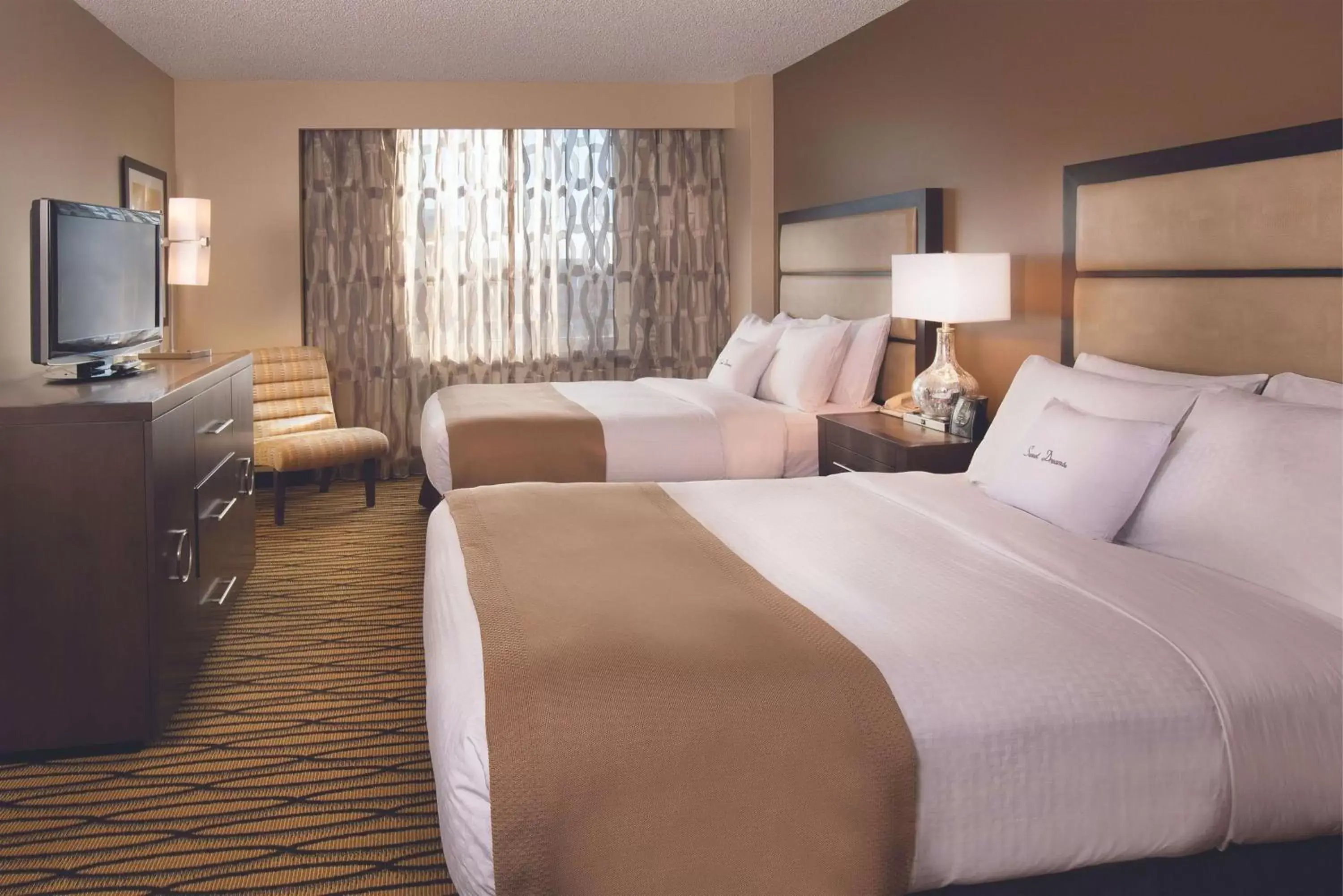 Bed in DoubleTree Suites by Hilton Hotel Austin