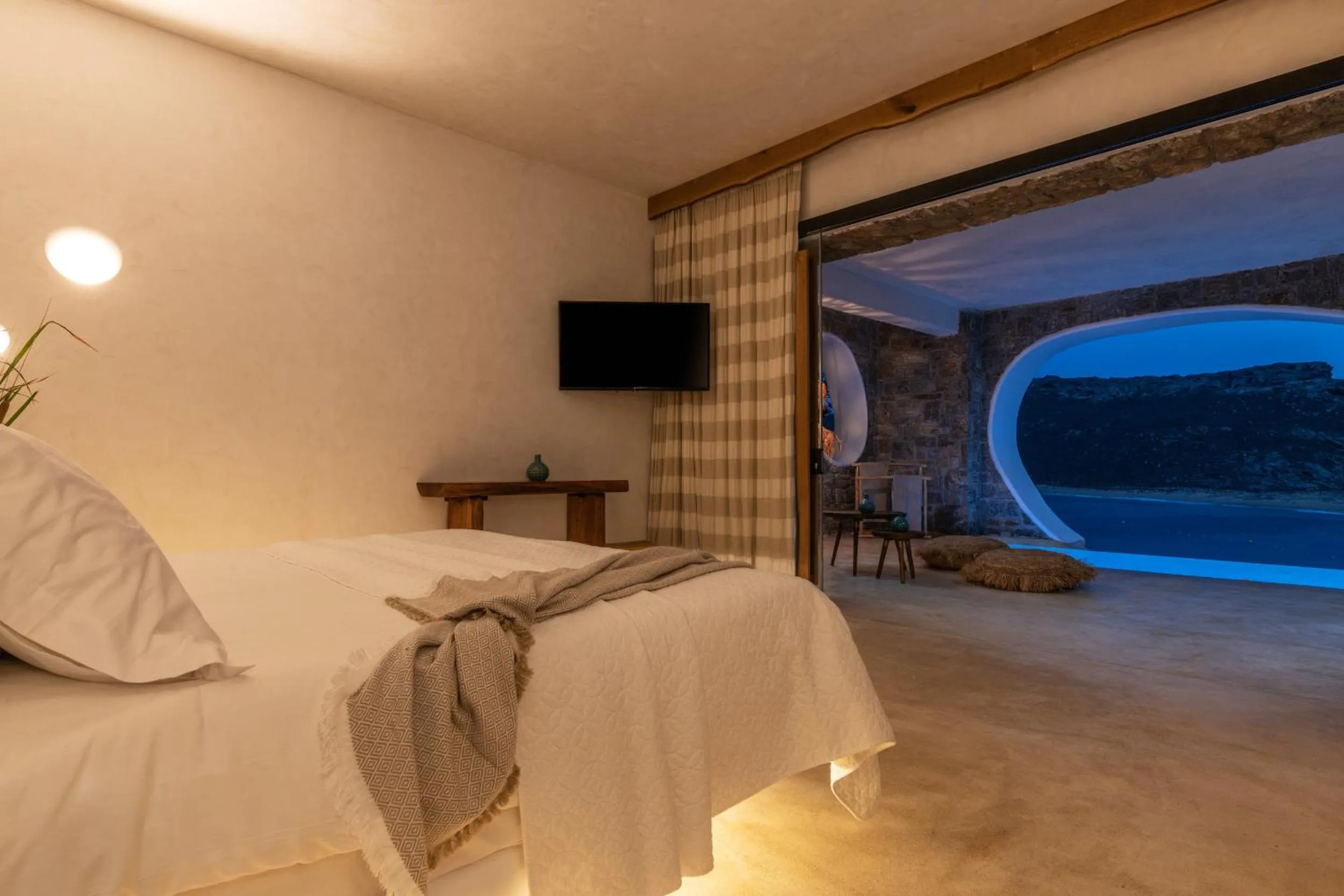 Deluxe Suite with Private Heated Pool and Sea View in Panormos Village