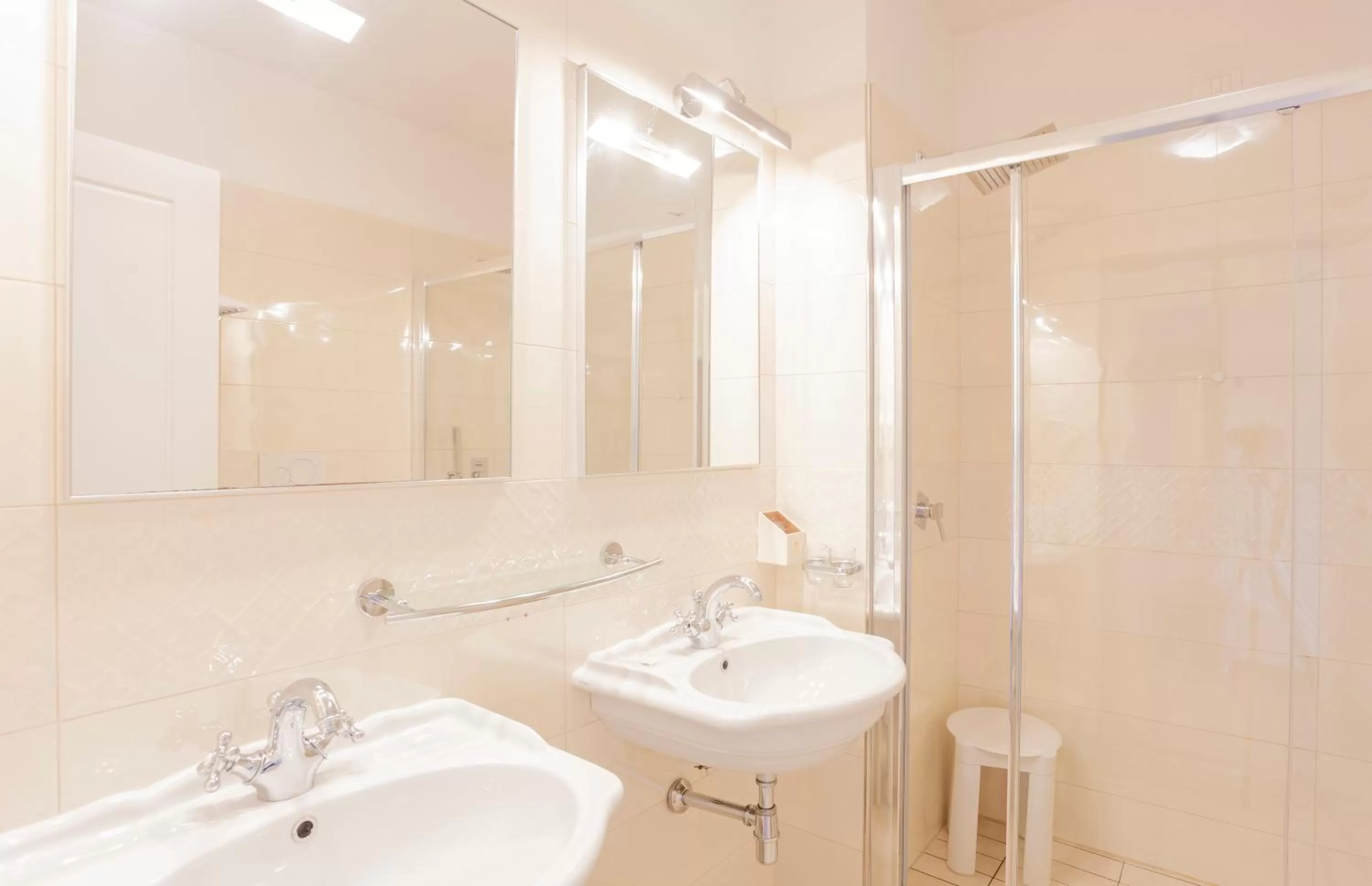 Bathroom in Villa Royal