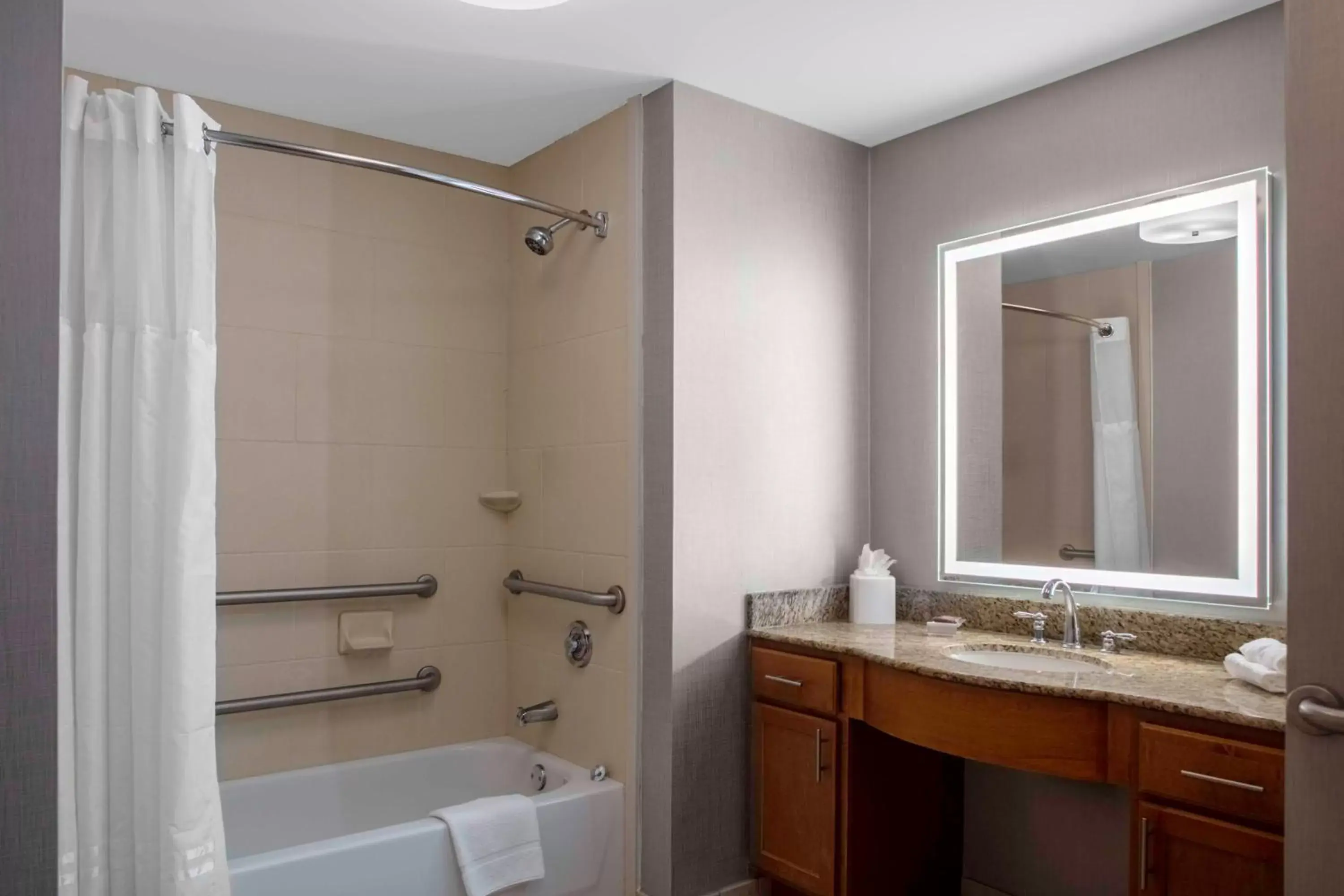 Bathroom in Homewood Suites by Hilton St. Louis - Galleria
