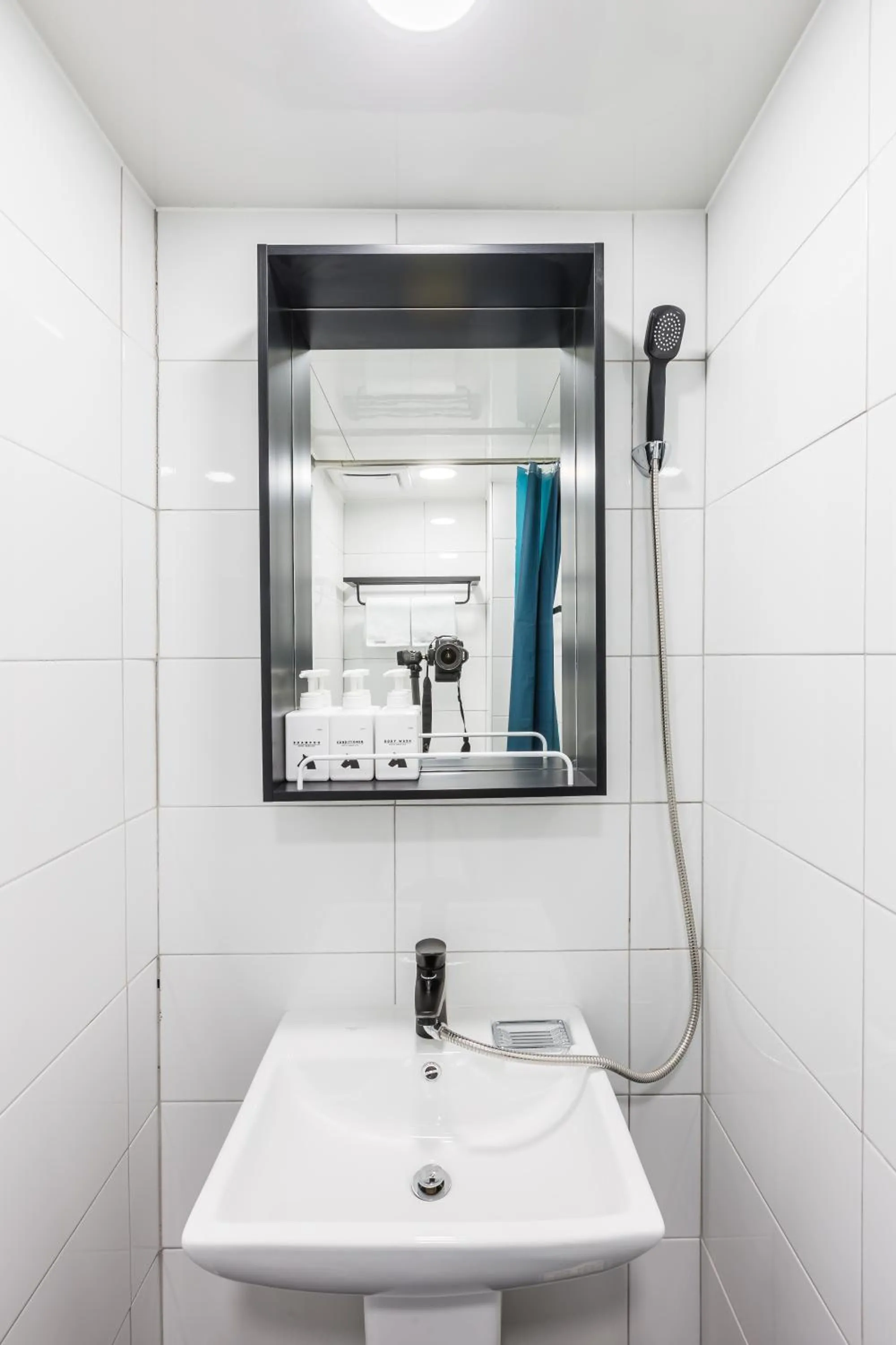 Shower in Hotel Baroato 2nd