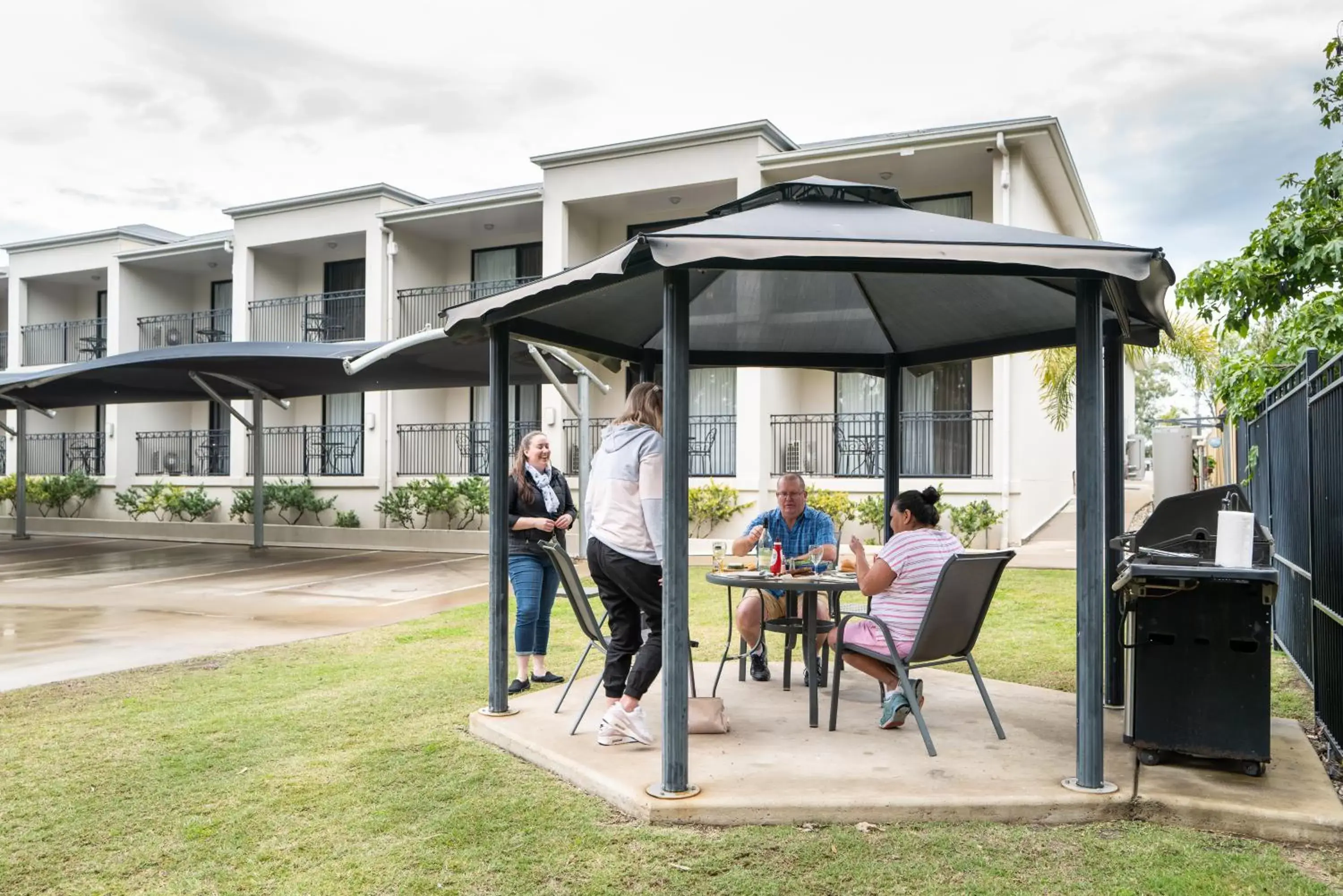 BBQ facilities in Dalby Fairway Motor Inn