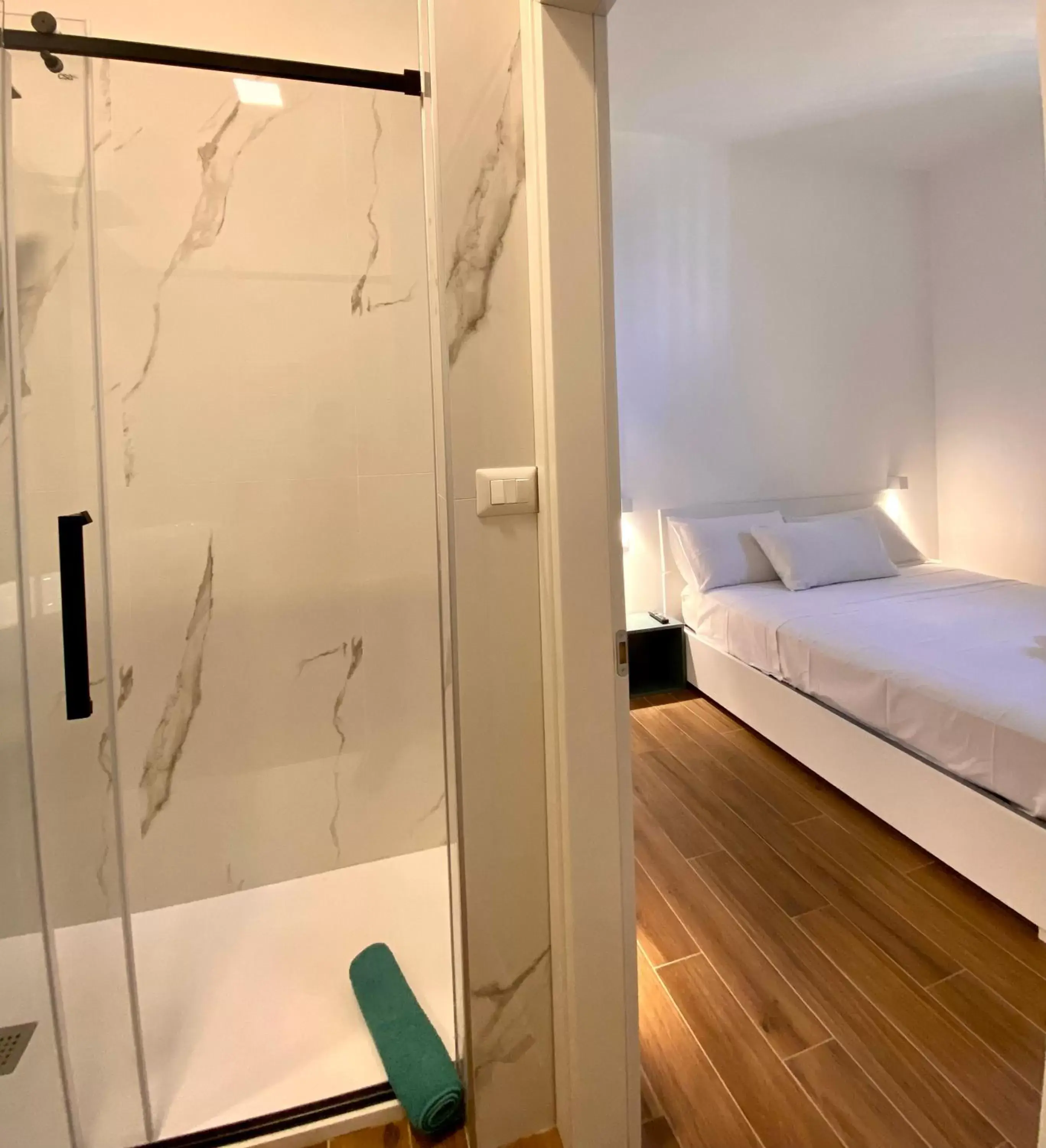 Bed, Bathroom in Casa Roma