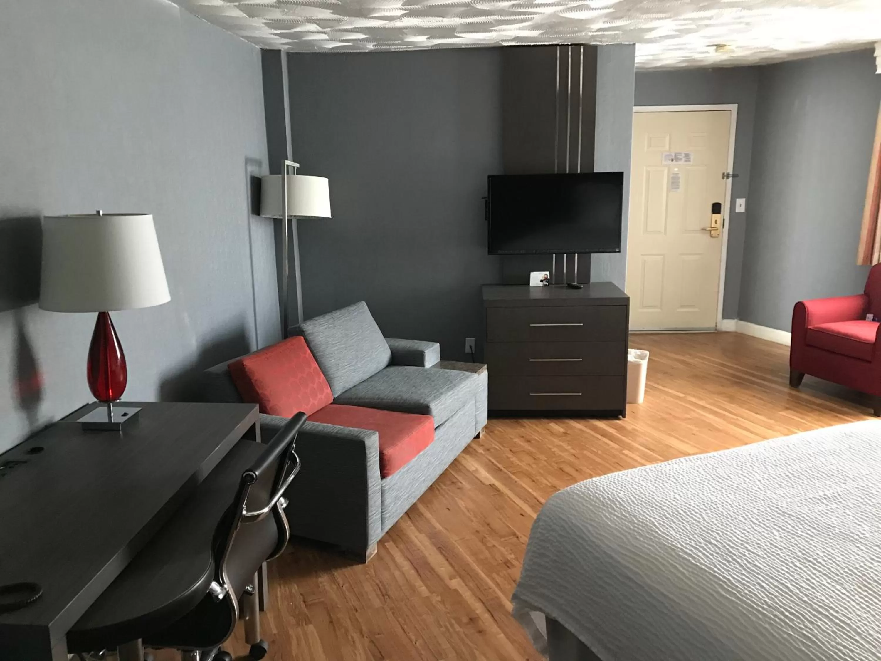 Bed in Super 8 by Wyndham Sturbridge