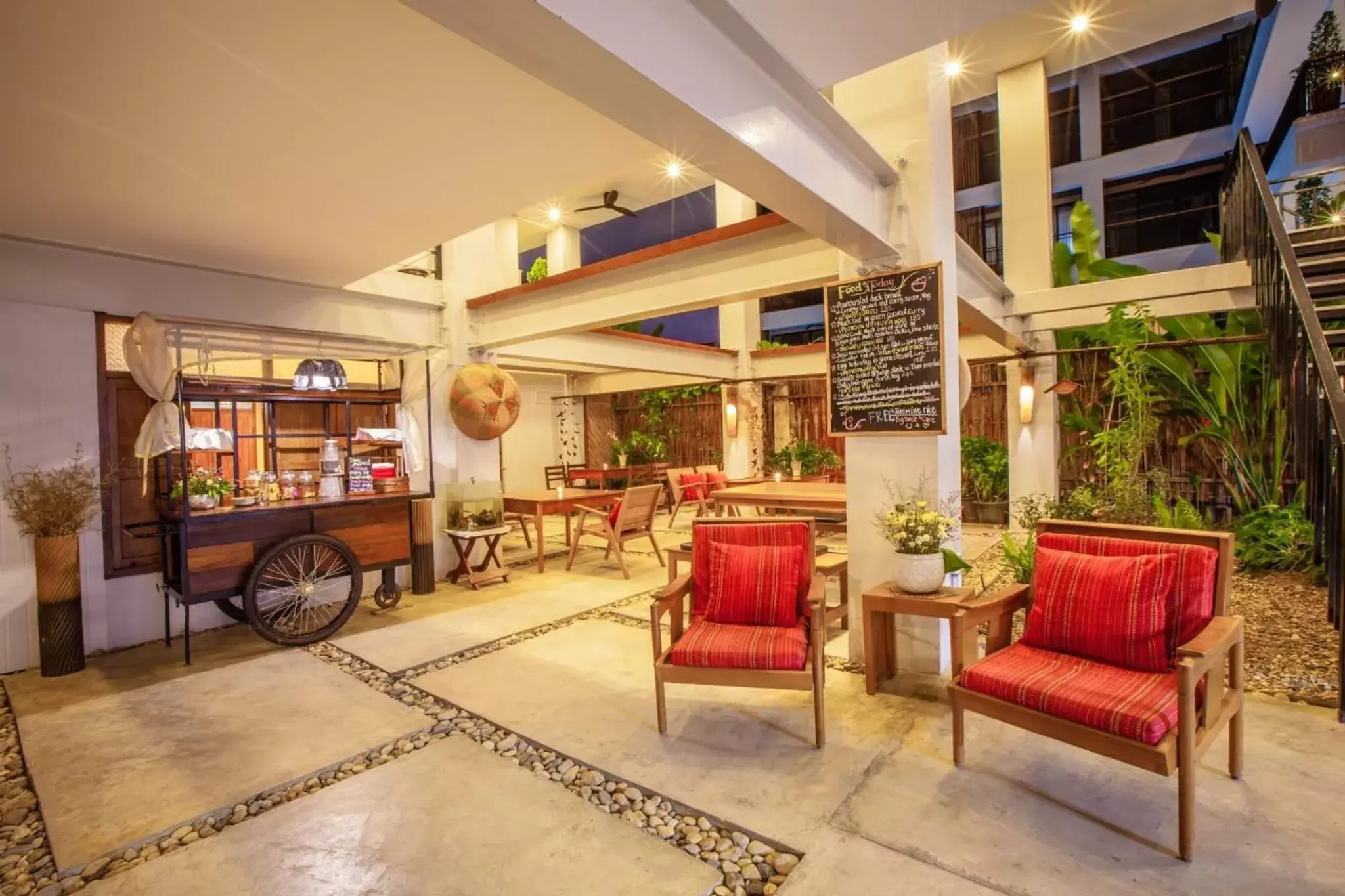 Restaurant/places to eat, Lobby/Reception in SugarCane Chiang Mai