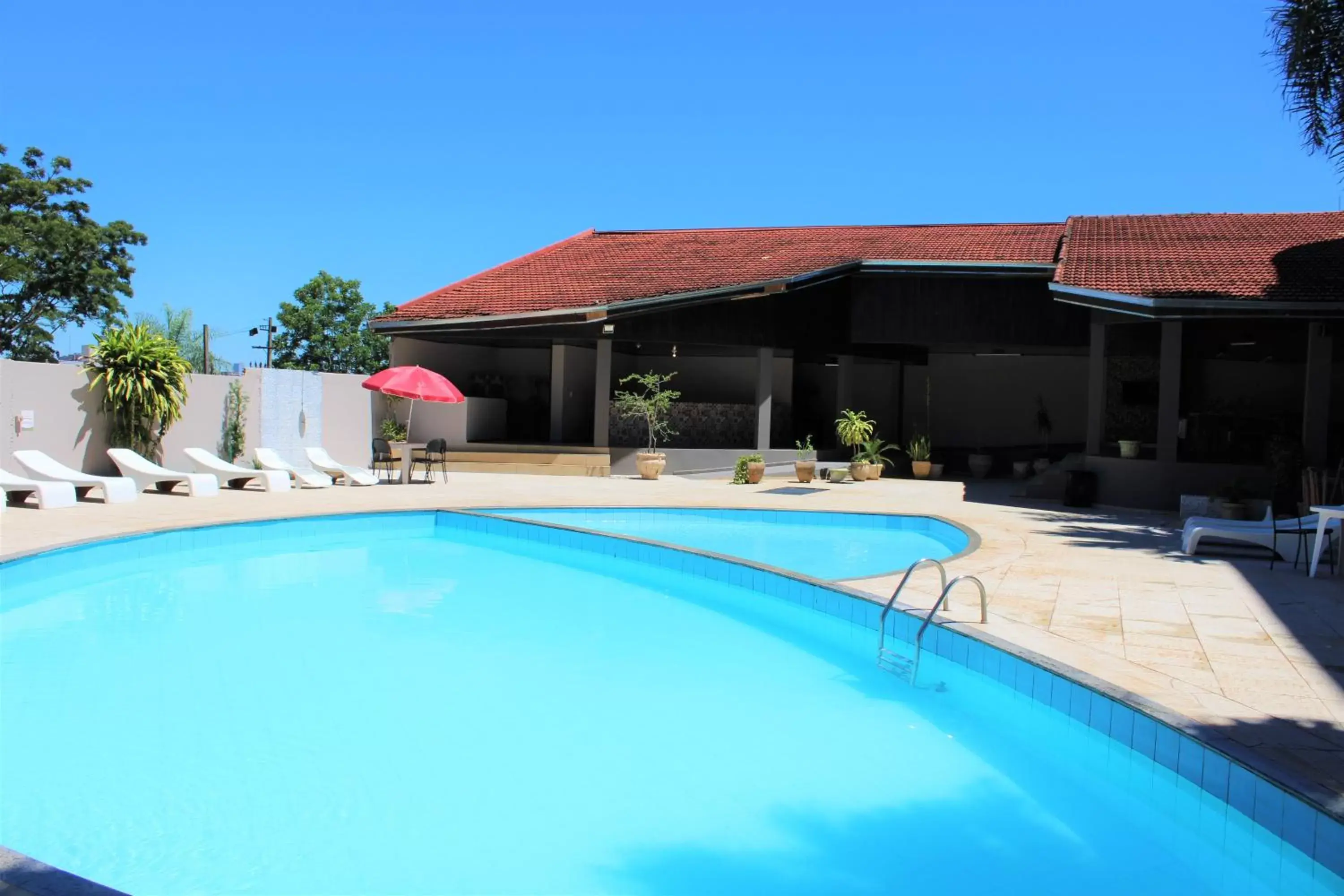 Swimming Pool in Manacá Hotel