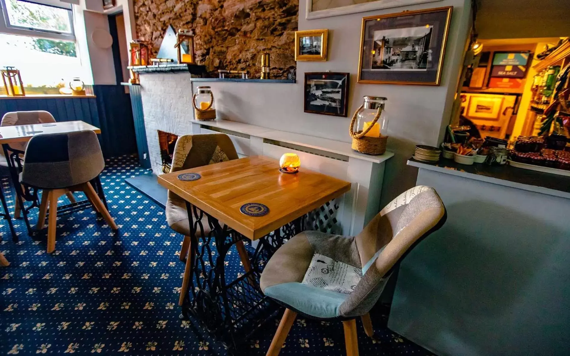 Lounge or bar in The Ship in Dock Inn