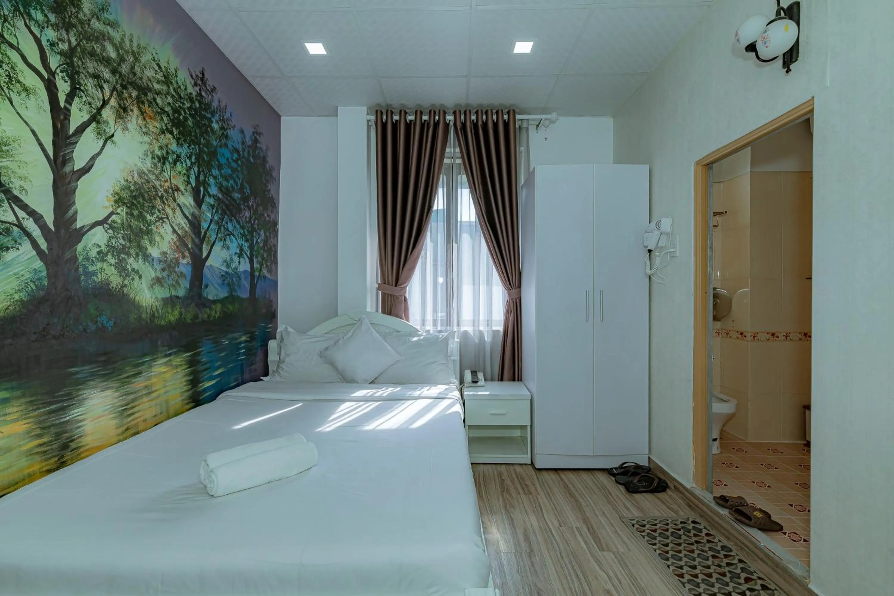 Ken's Backpackers Hotel