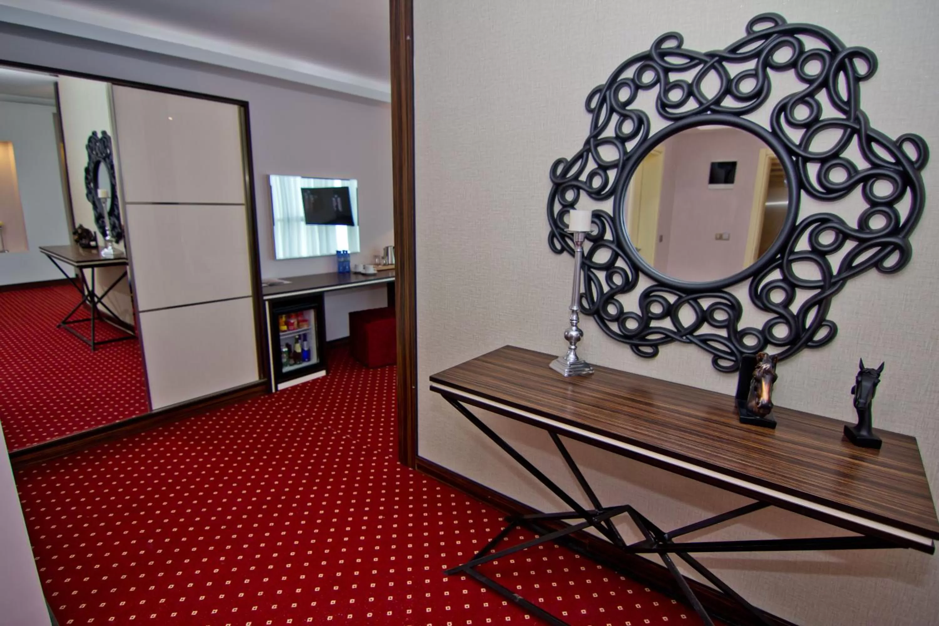 Decorative detail in Sky Tower King Hotel