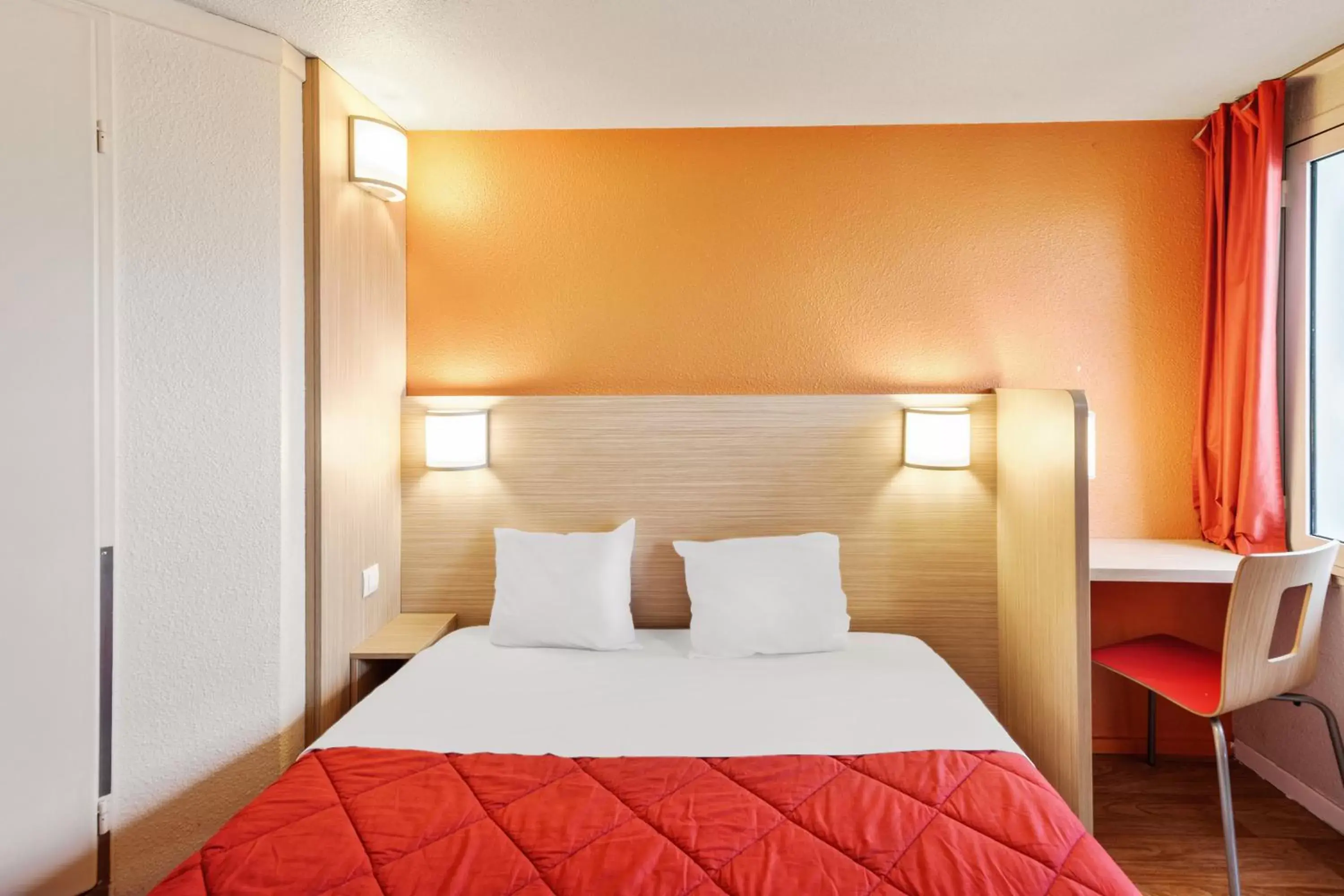 Bedroom, Bed in Premiere Classe Montpellier Ouest - St Jean De Vedas