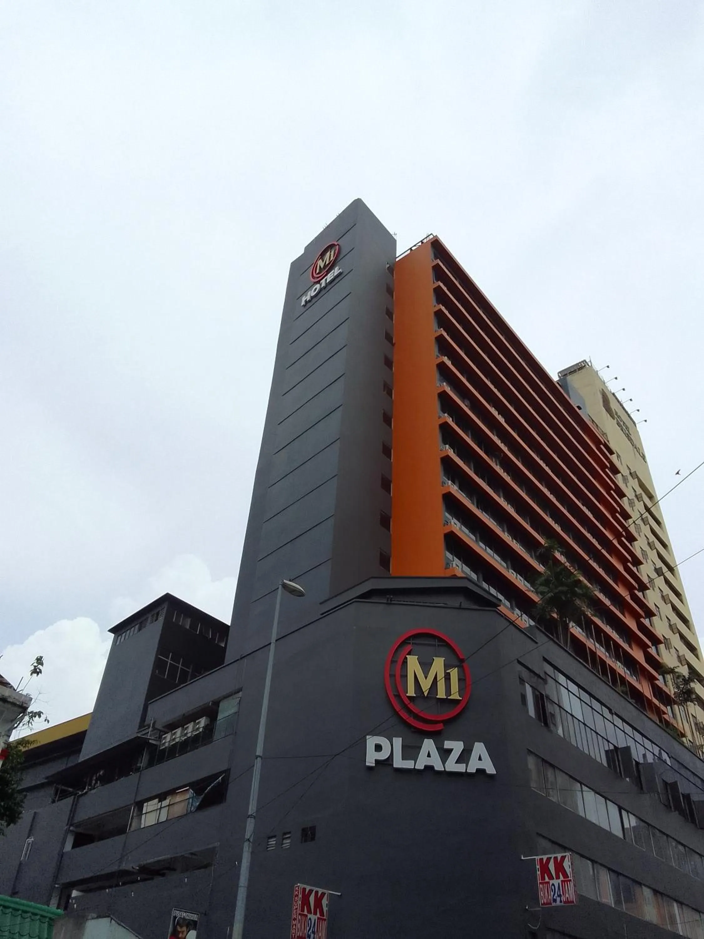 Property Building in M1 City Center Hotel & Suites 