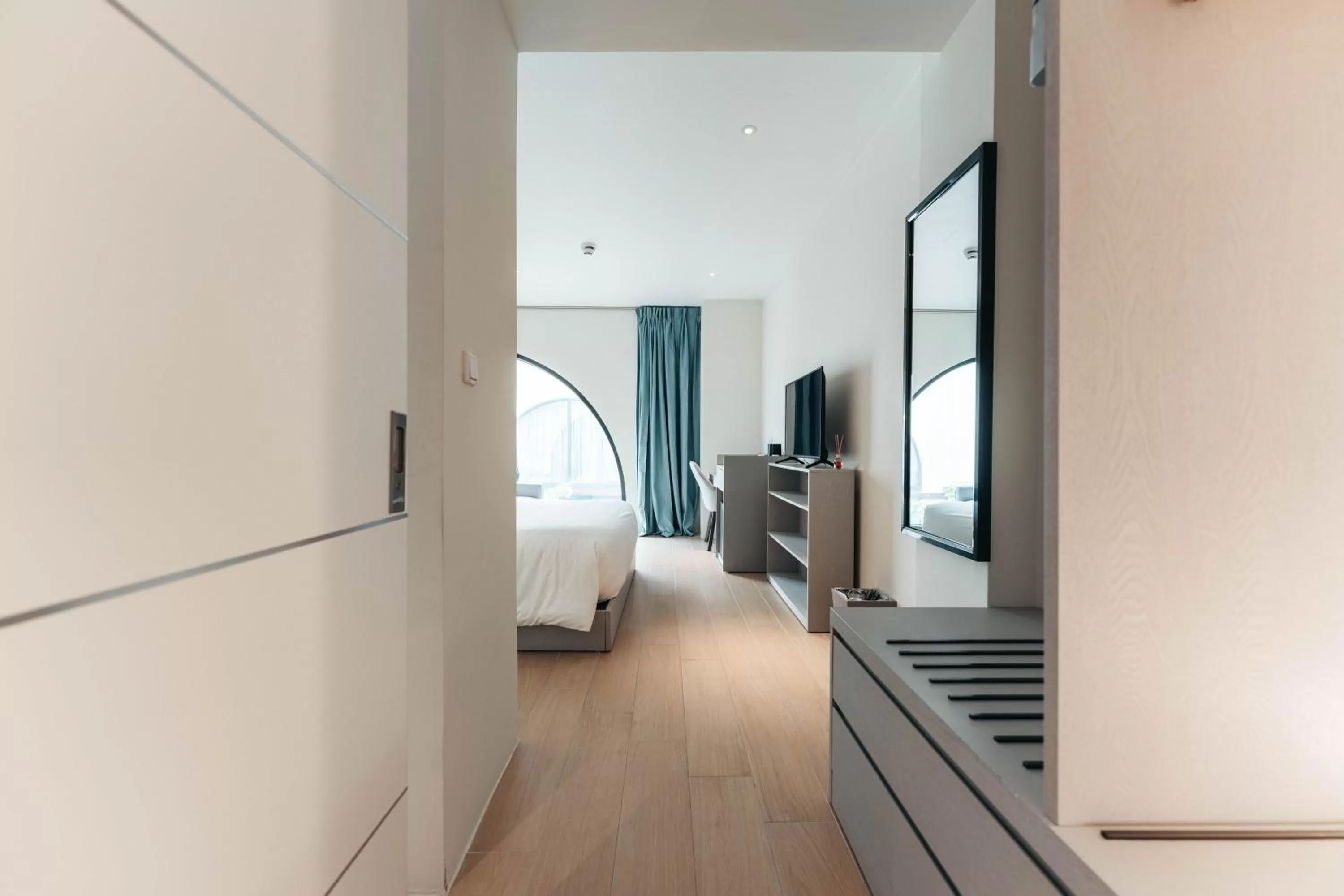 Facade/entrance, Bed in Elements Hotel & Shops Curaçao